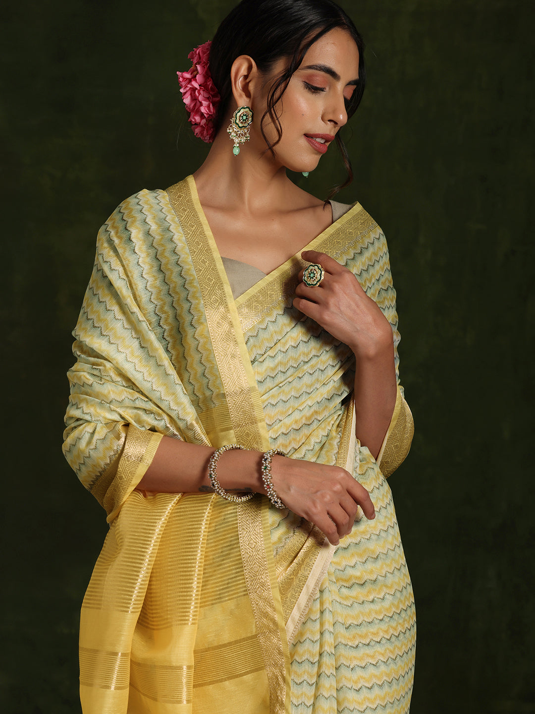 Yellow Printed Silk Blend Saree With Unstitched Blouse Piece