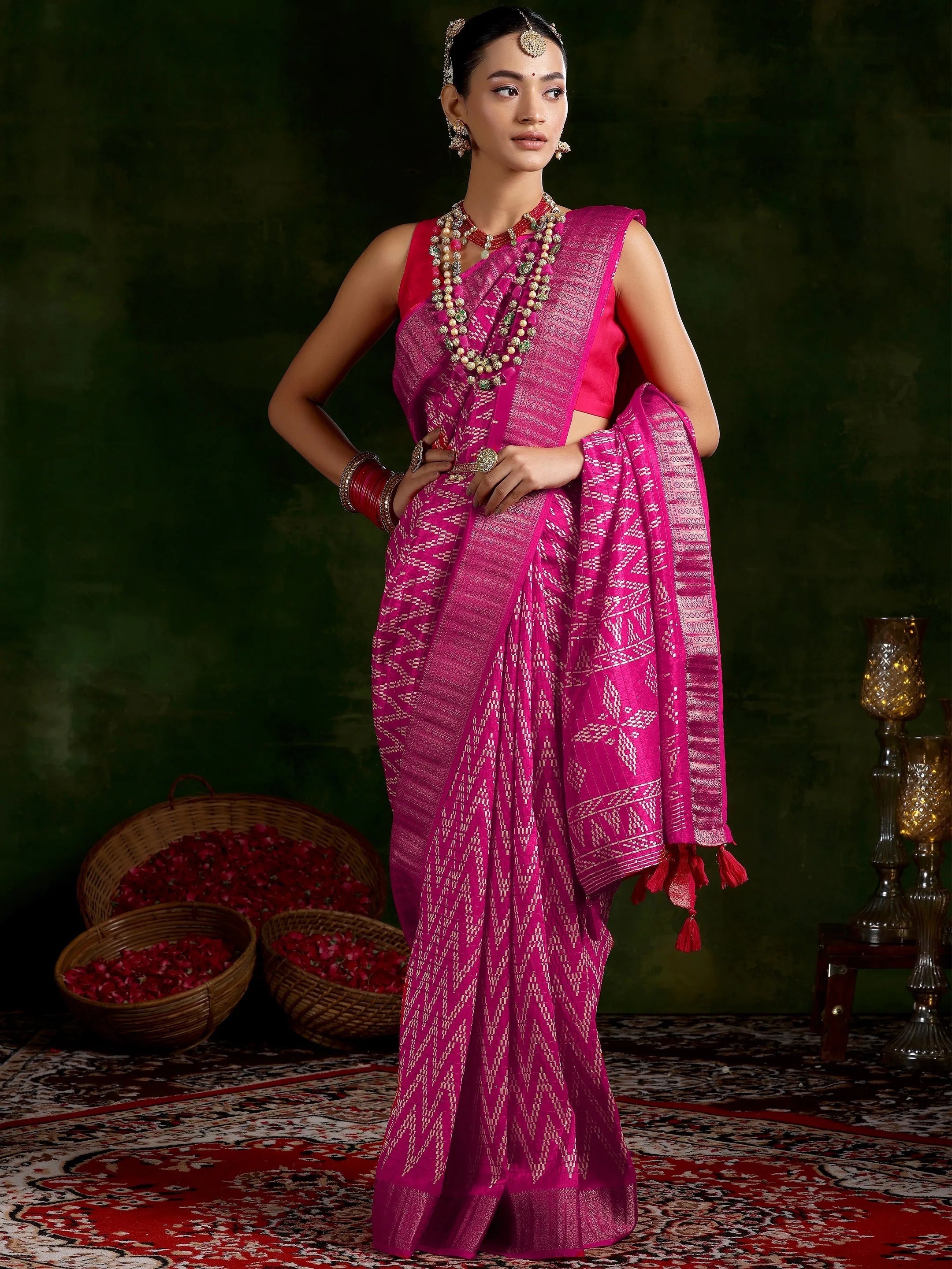 Pink Printed Silk Blend Saree With Unstitched Blouse Piece