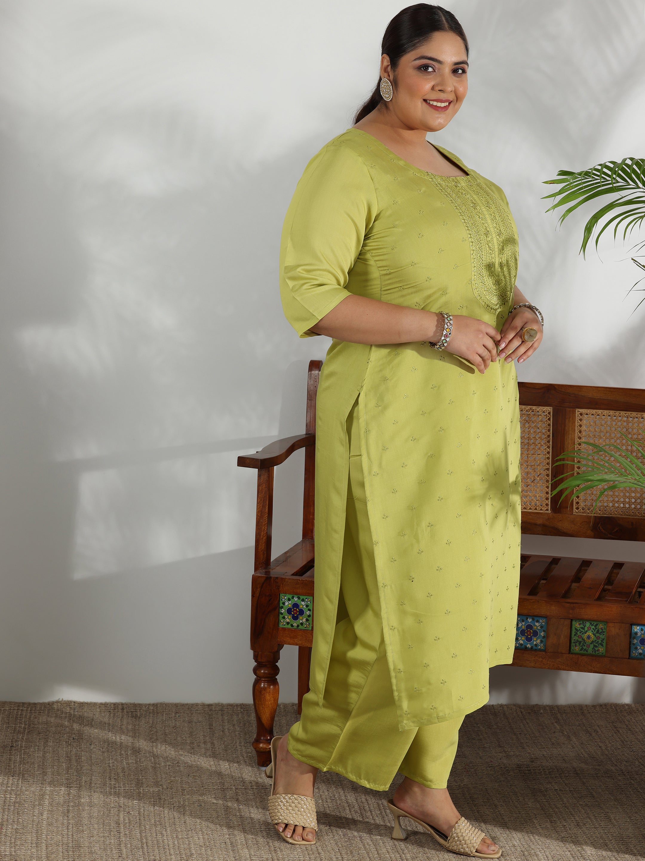 Plus Size Green Embroidered Silk Blend Straight Kurta Set