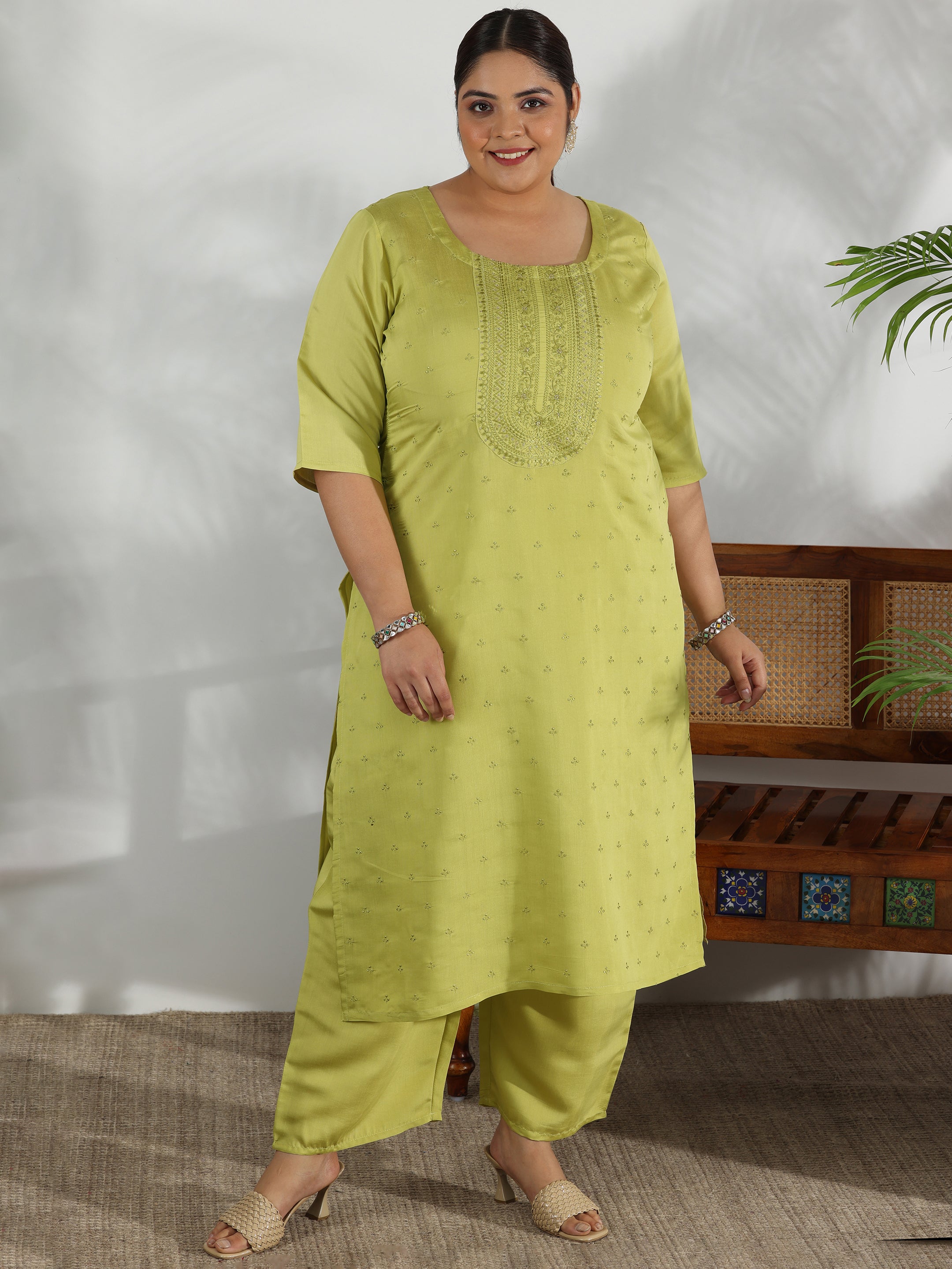 Plus Size Green Embroidered Silk Blend Straight Kurta Set