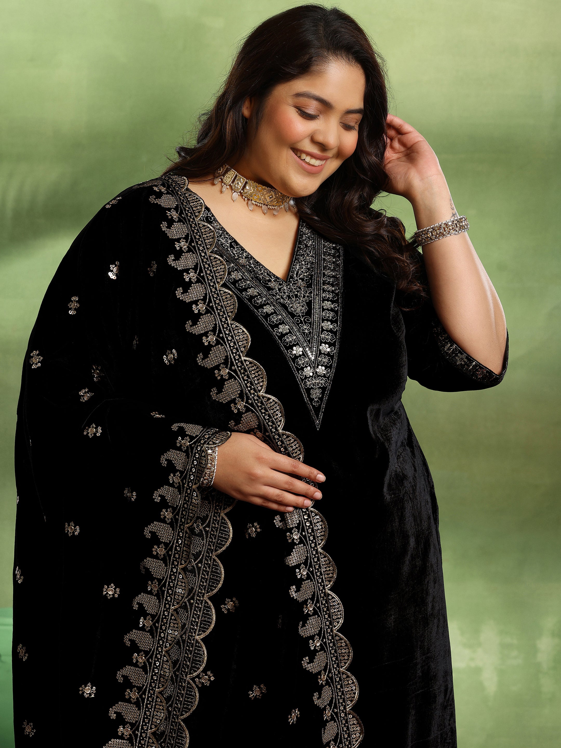 Plus Size Black Yoke Design Velvet Straight Suit With Dupatta