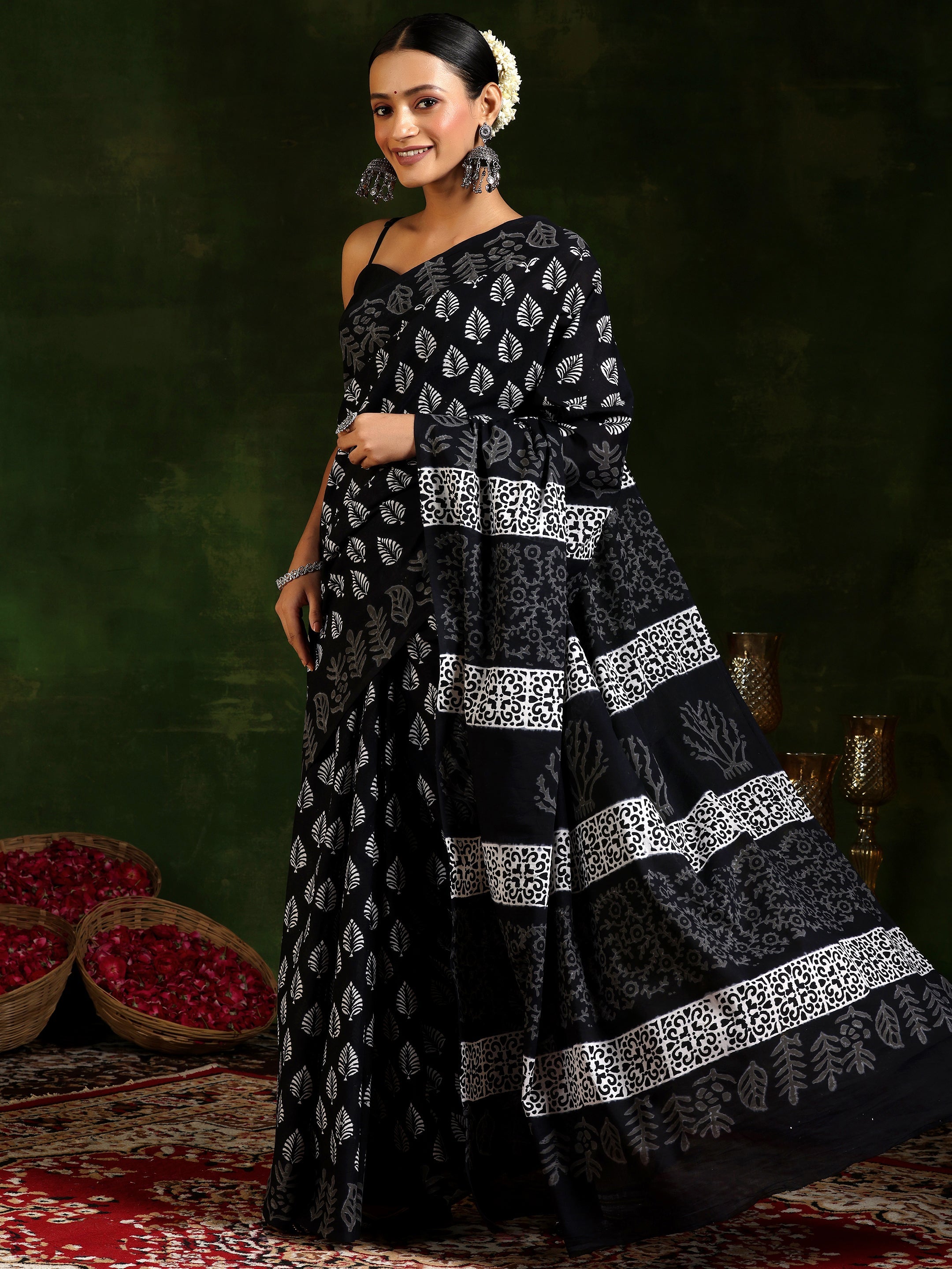 Black Printed Cotton Saree With Unstitched Blouse Piece