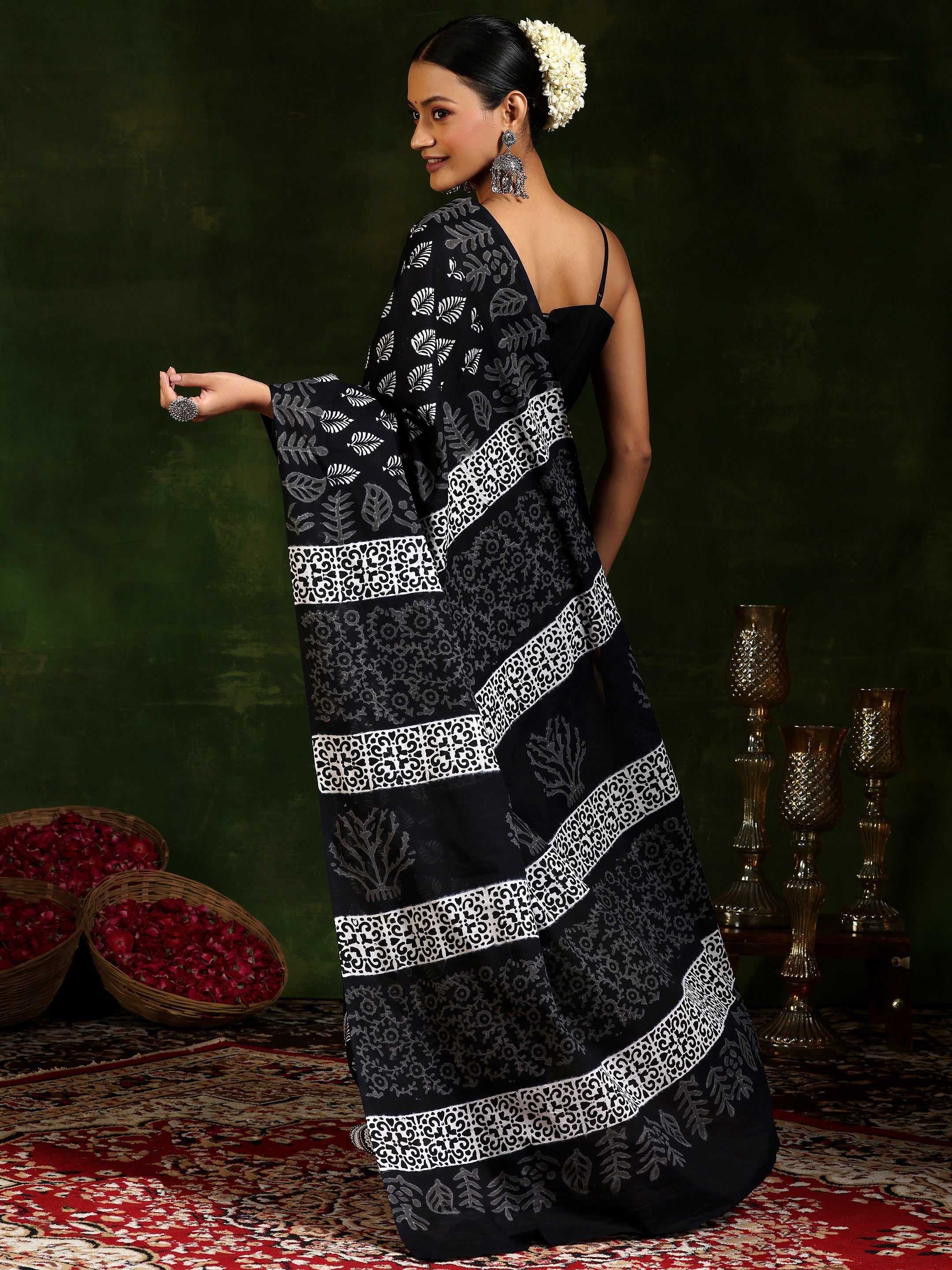 Black Printed Cotton Saree With Unstitched Blouse Piece