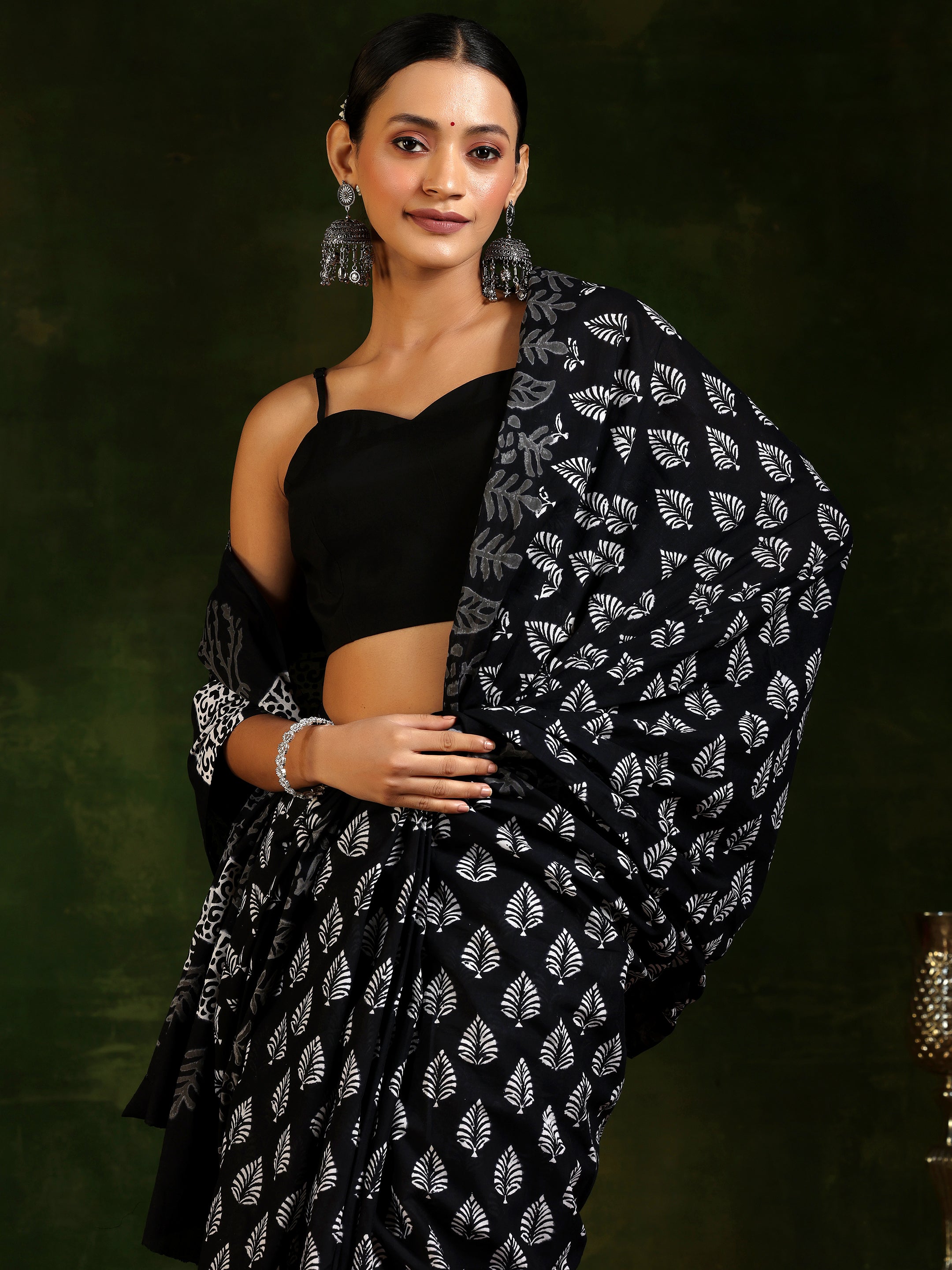 Black Printed Cotton Saree With Unstitched Blouse Piece