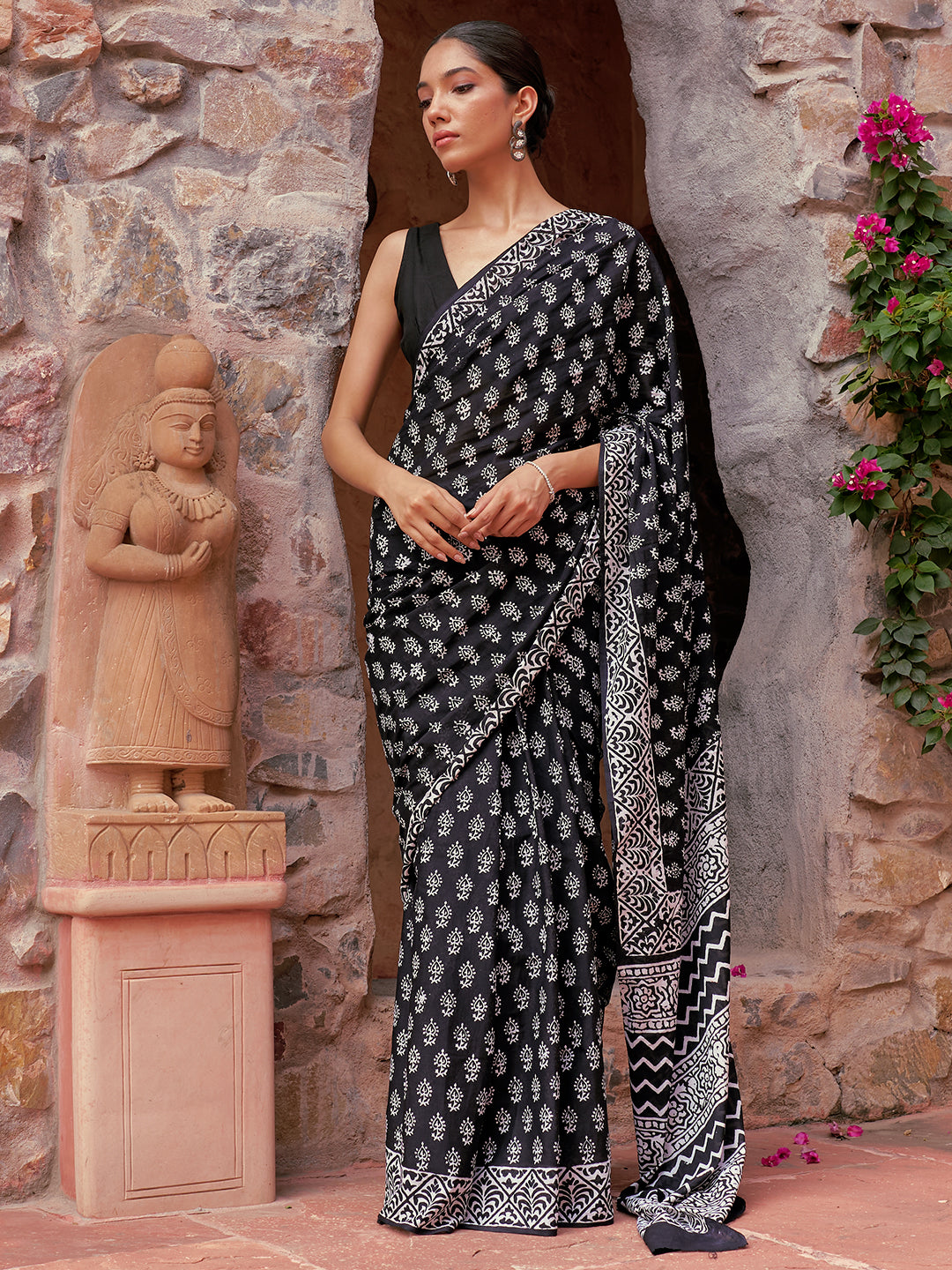 Black Printed Cotton Saree With Unstitched Blouse Piece