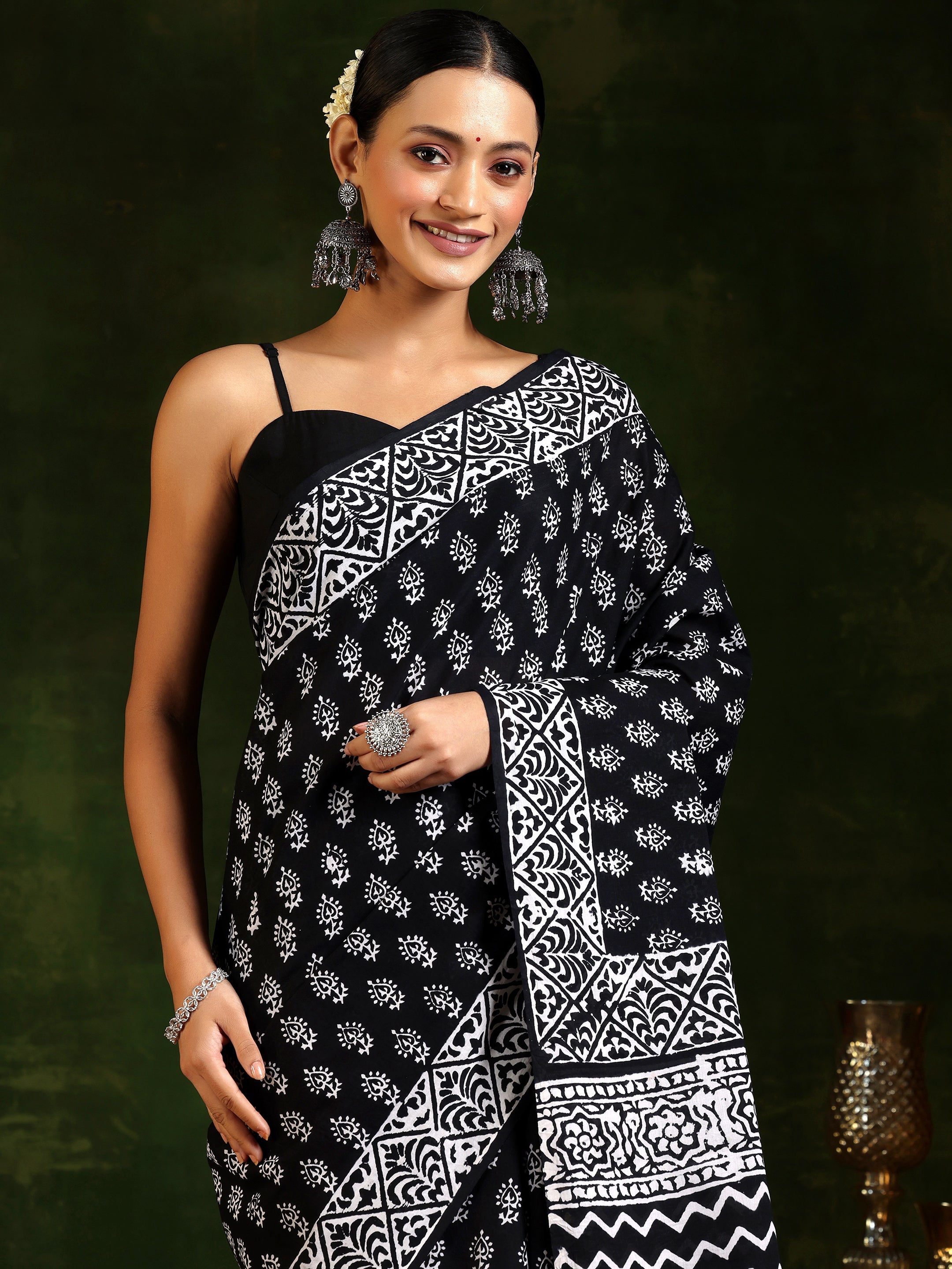 Black Printed Cotton Saree With Unstitched Blouse Piece