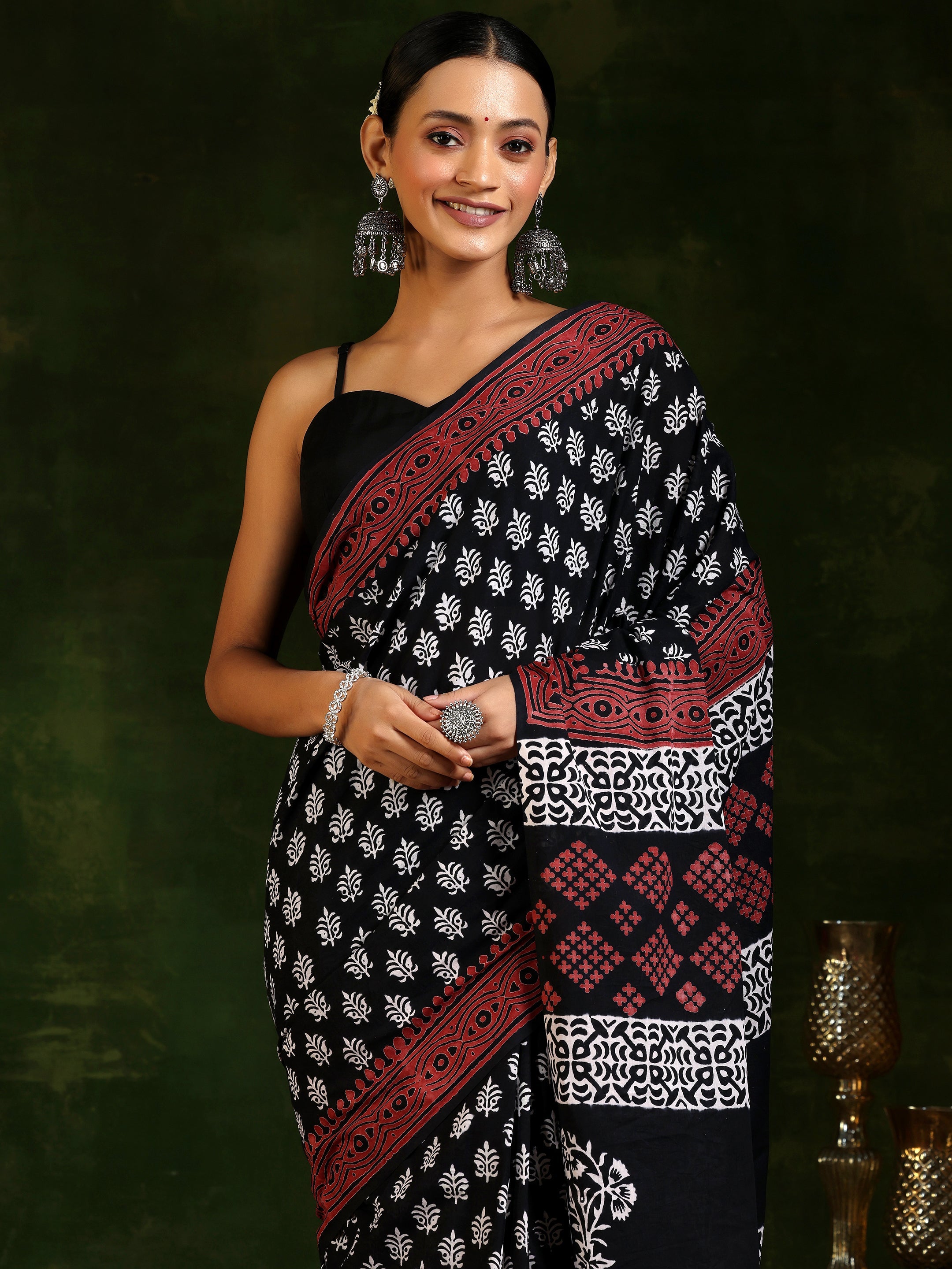 Black Printed Cotton Saree With Unstitched Blouse Piece