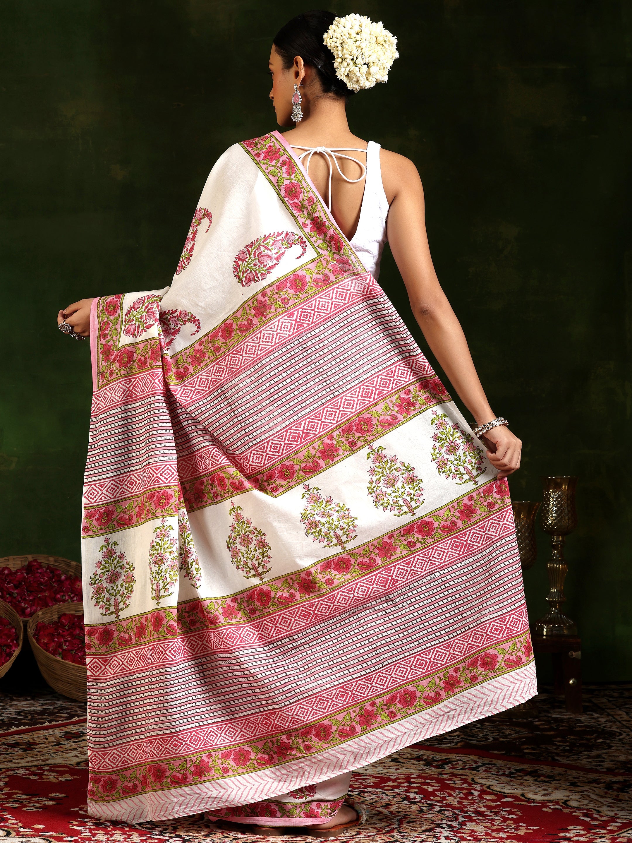 Off White Printed Cotton Saree With Unstitched Blouse Piece