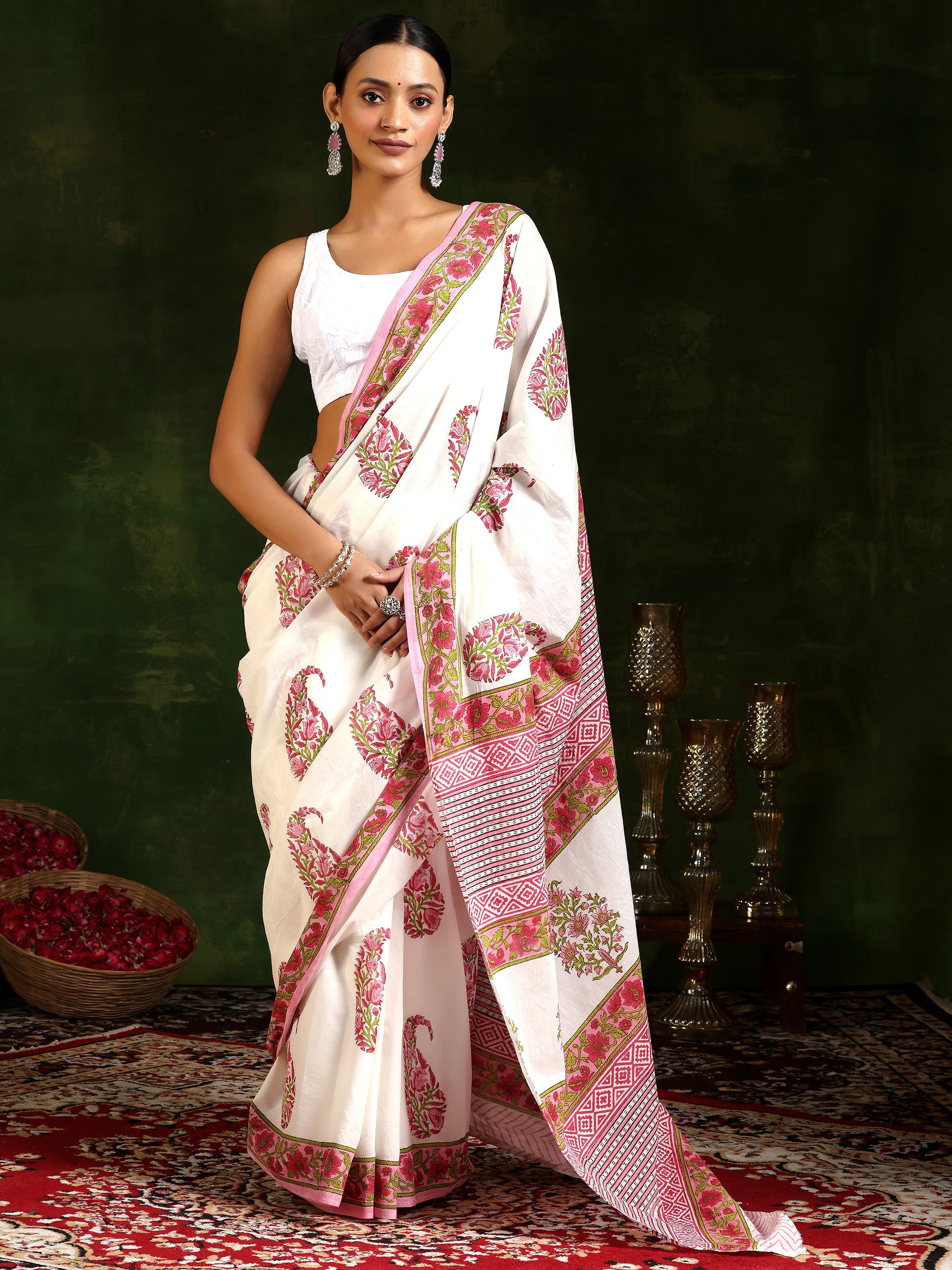 Off White Printed Cotton Saree With Unstitched Blouse Piece