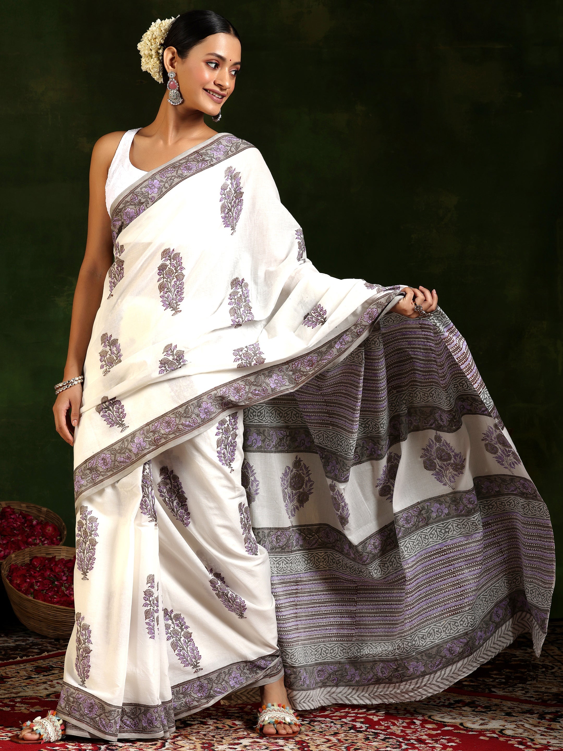 Off White Printed Cotton Saree With Unstitched Blouse Piece