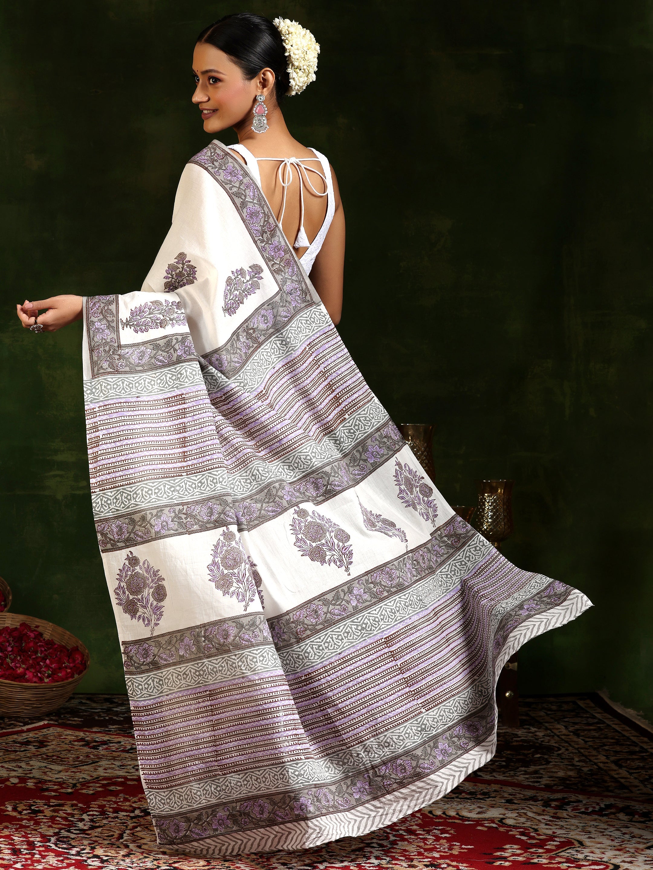 Off White Printed Cotton Saree With Unstitched Blouse Piece