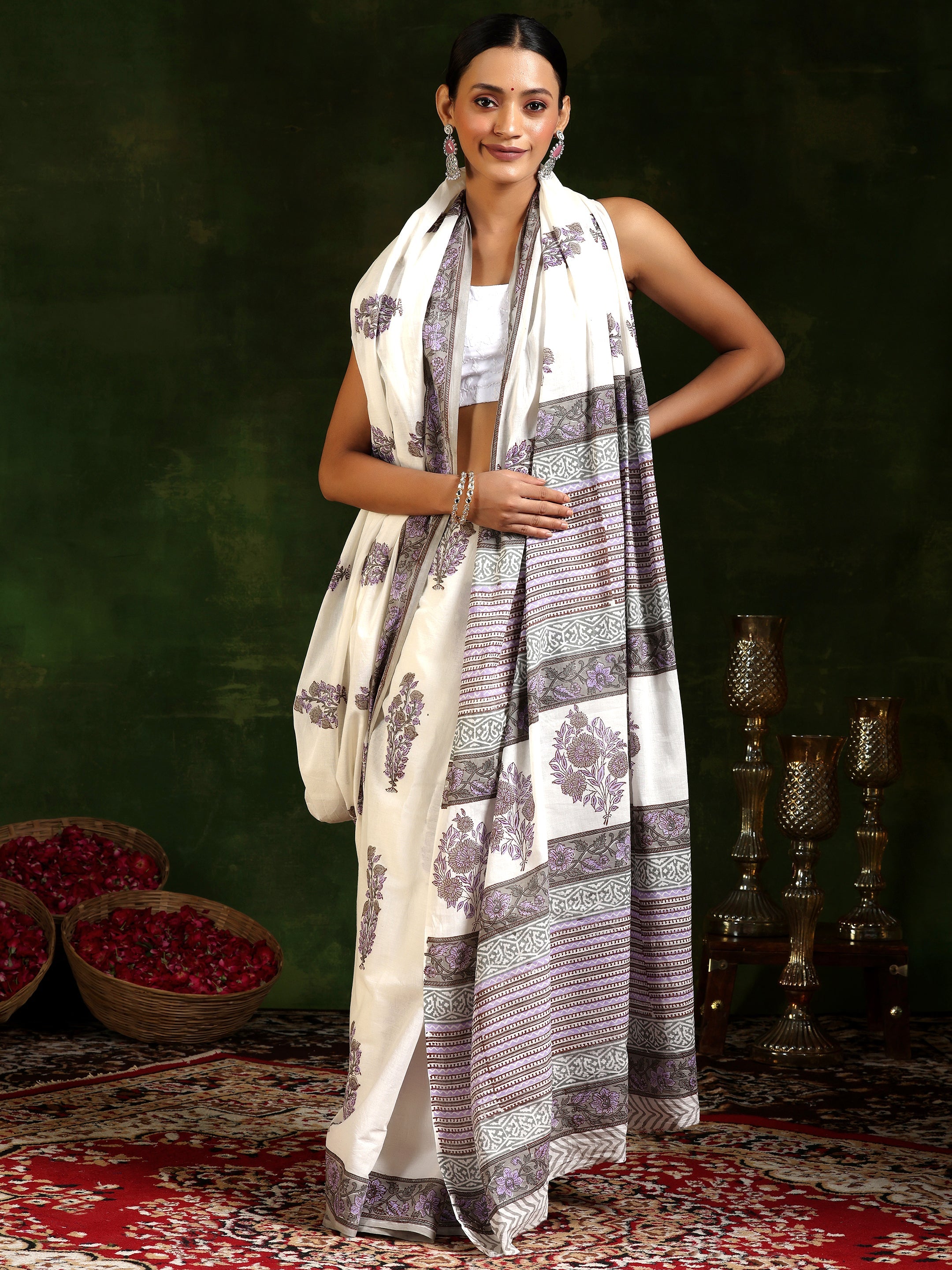 Off White Printed Cotton Saree With Unstitched Blouse Piece