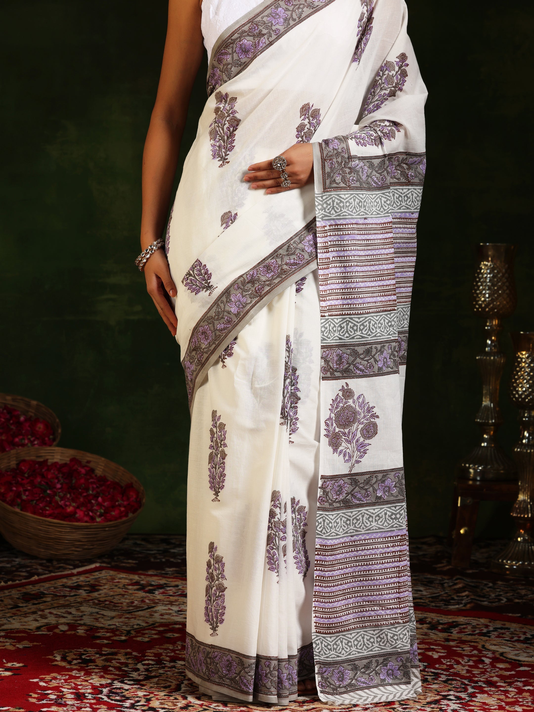 Off White Printed Cotton Saree With Unstitched Blouse Piece