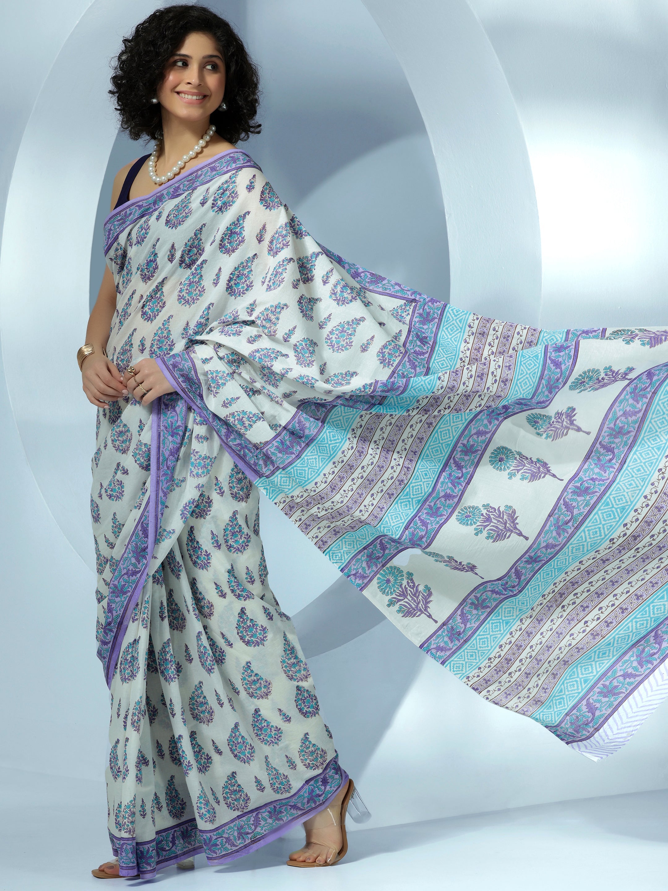 Off White Printed Cotton Saree With Unstitched Blouse Piece