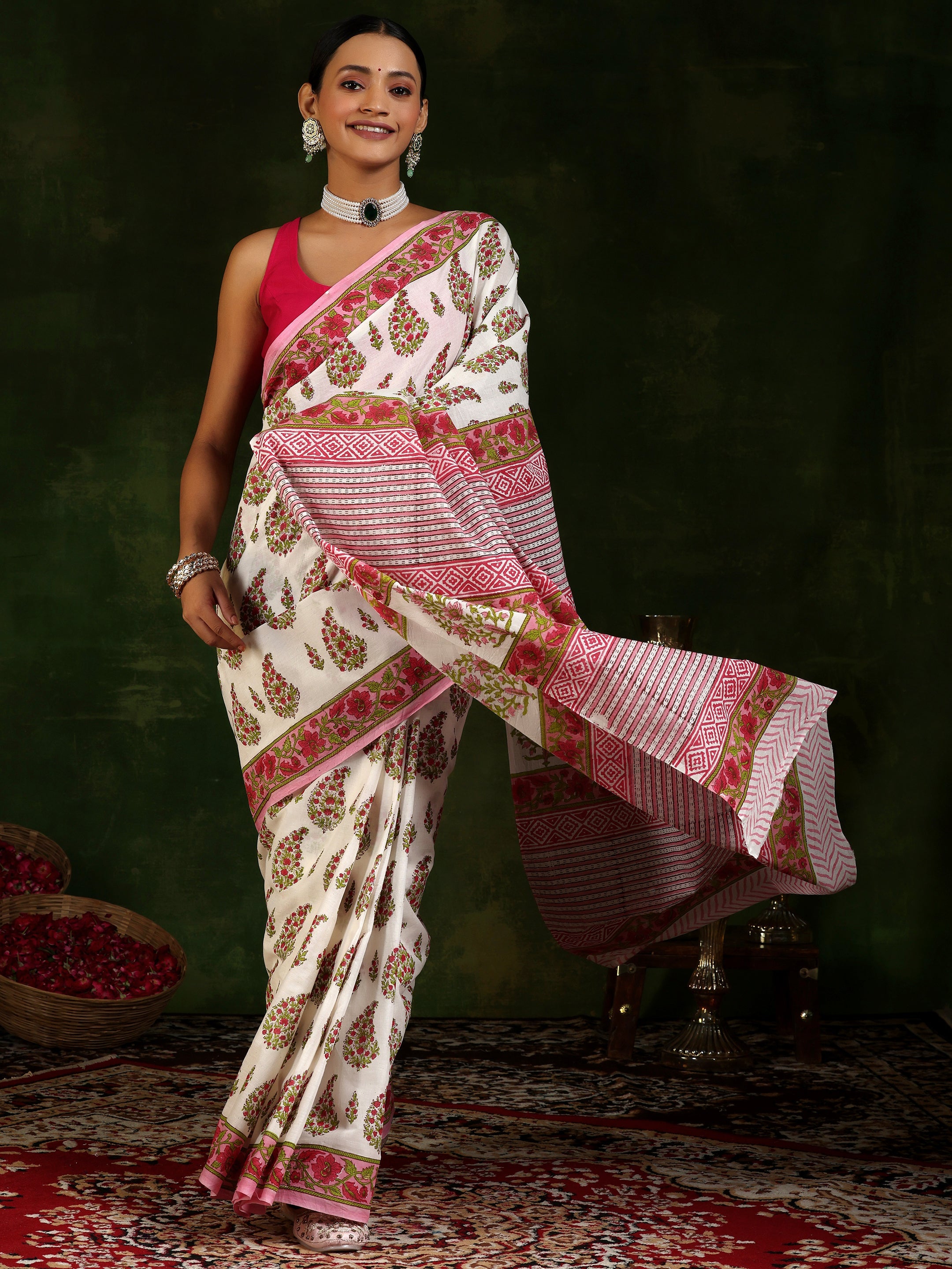 Off White Printed Cotton Saree With Unstitched Blouse Piece