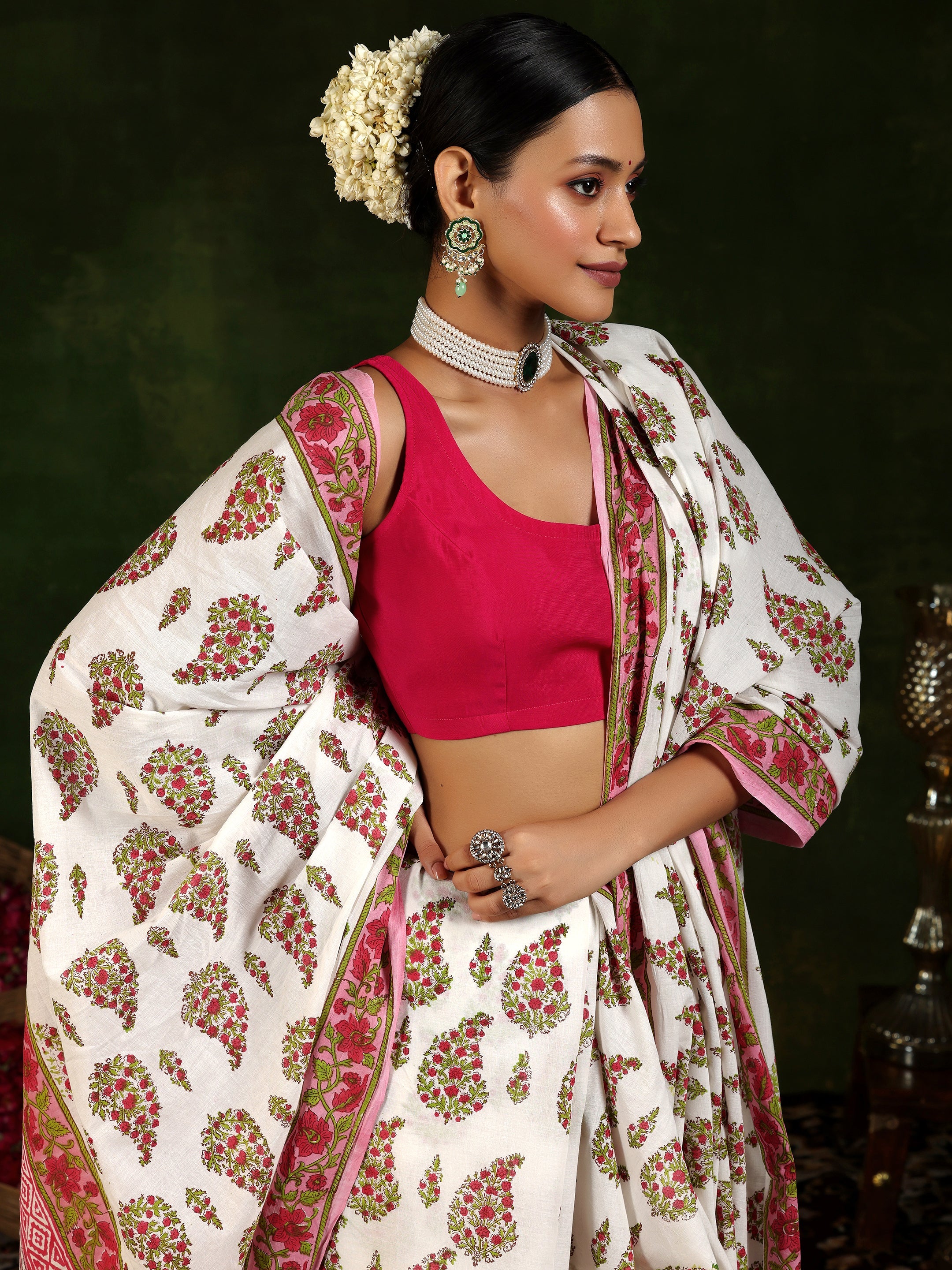 Off White Printed Cotton Saree With Unstitched Blouse Piece