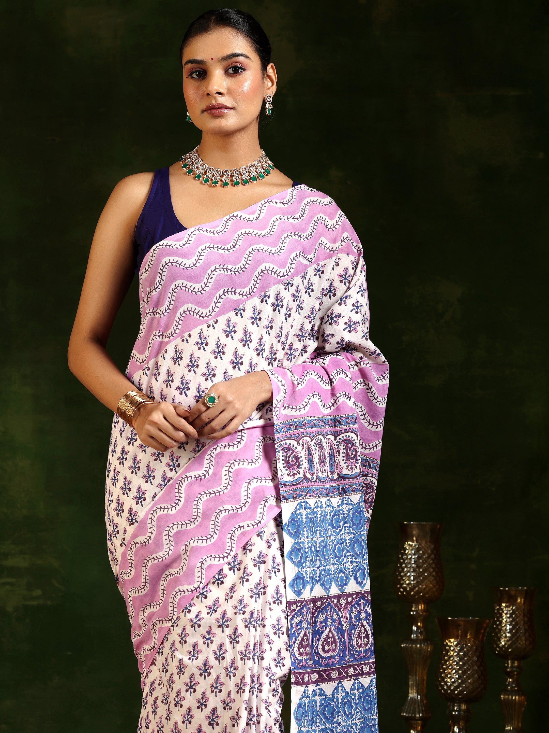 Off White Printed Cotton Saree With Unstitched Blouse Piece