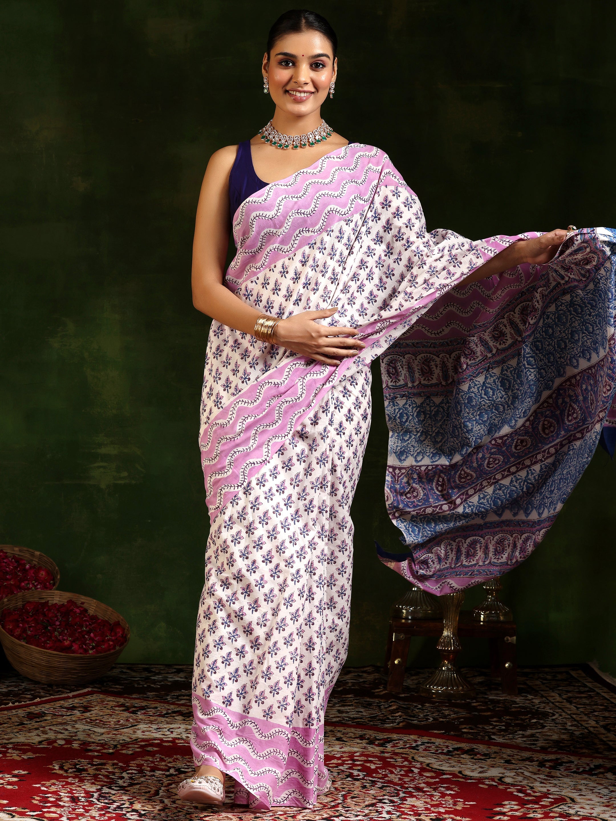 Off White Printed Cotton Saree With Unstitched Blouse Piece