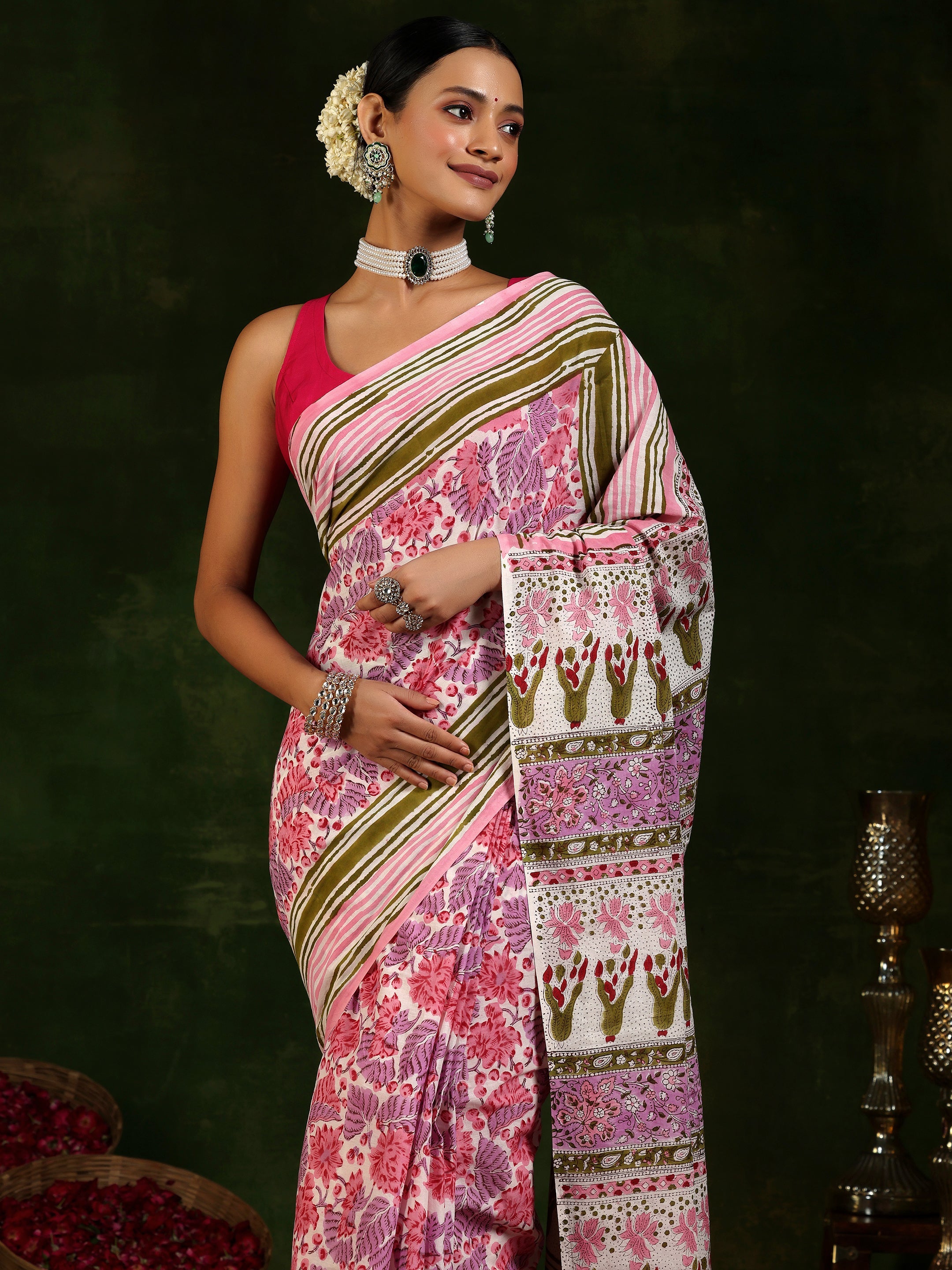 Off White Printed Cotton Saree With Unstitched Blouse Piece