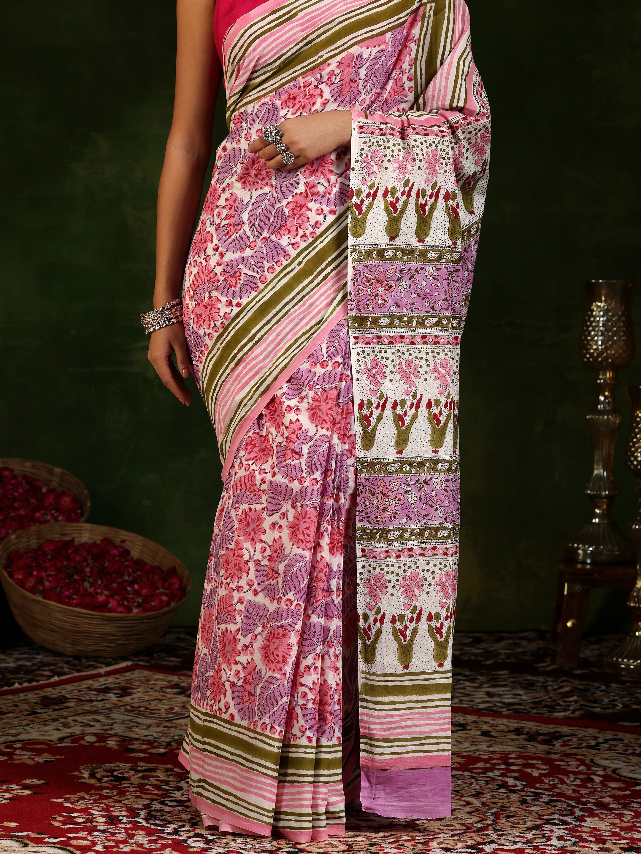 Off White Printed Cotton Saree With Unstitched Blouse Piece