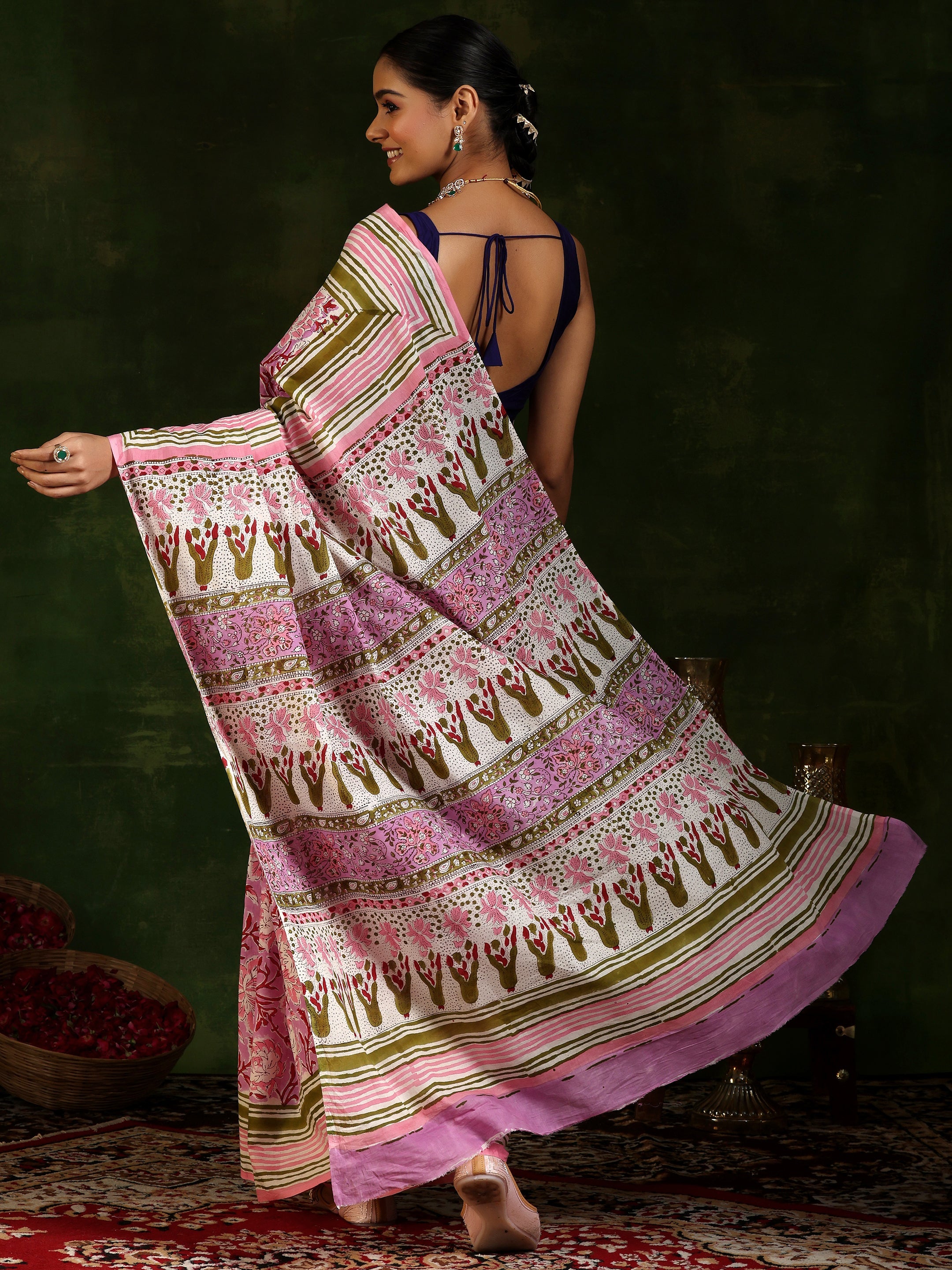 Lavender Printed Cotton Saree With Unstitched Blouse Piece