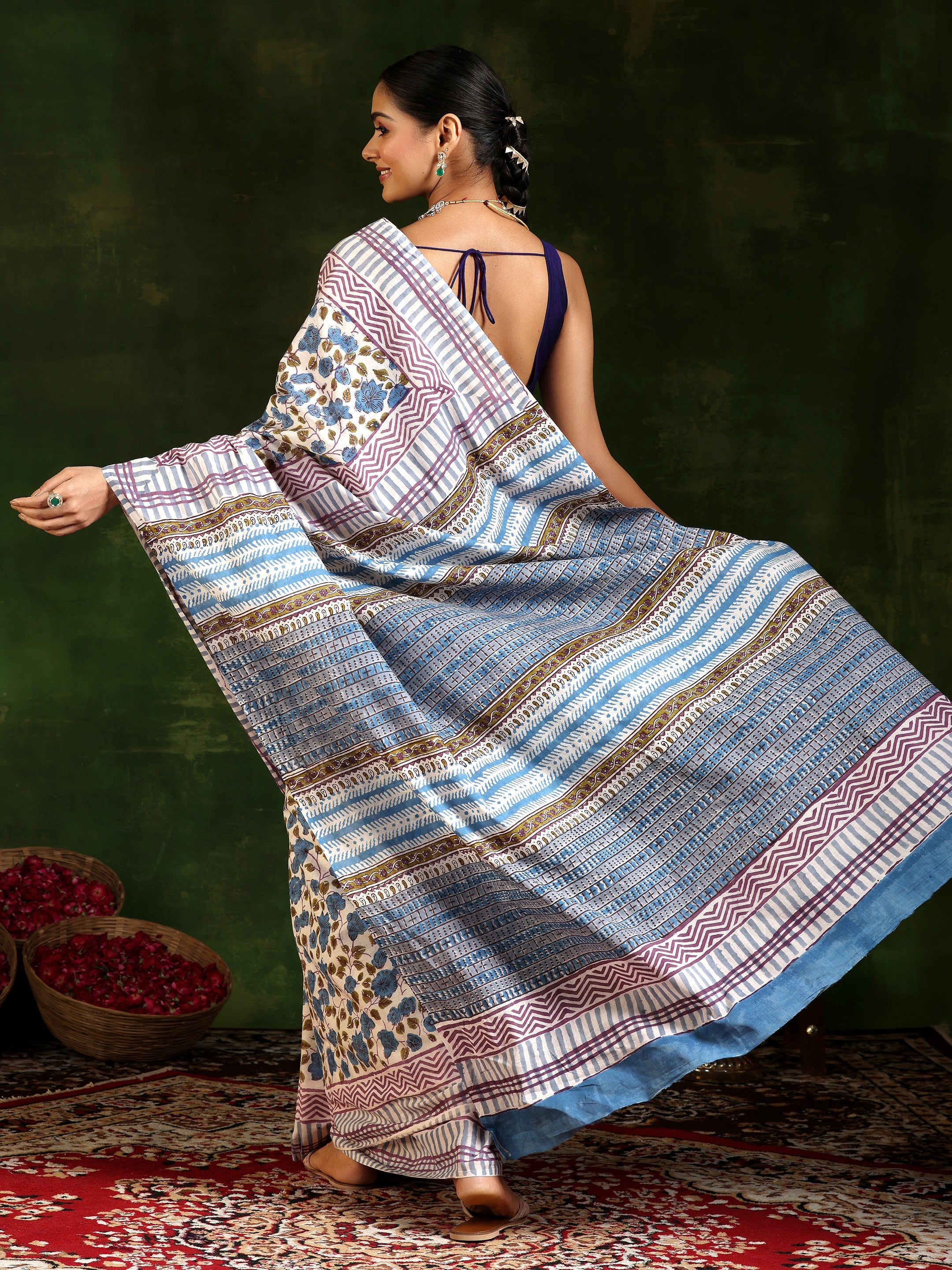 Off White Printed Cotton Saree With Unstitched Blouse Piece