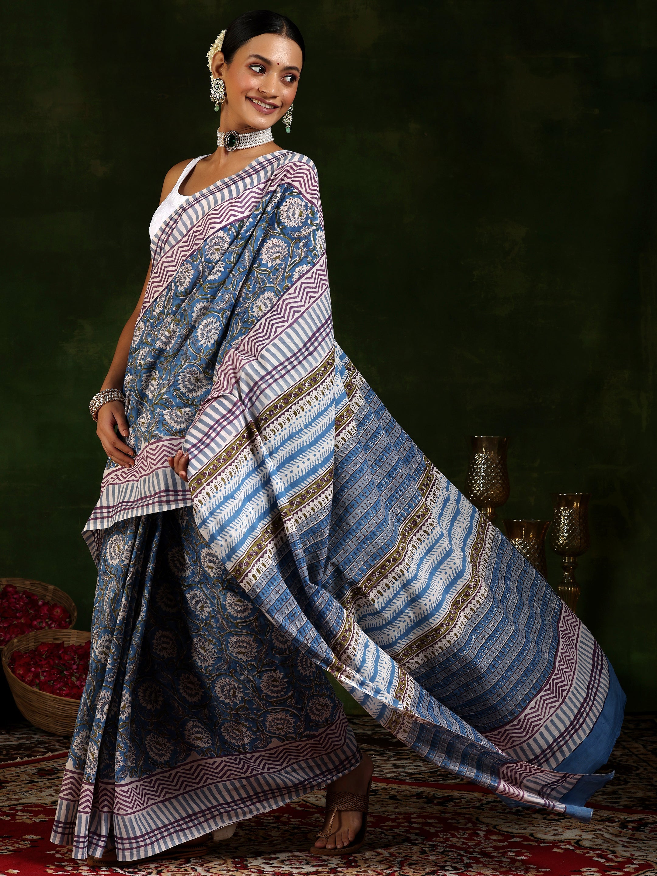 Blue Printed Cotton Saree With Unstitched Blouse Piece