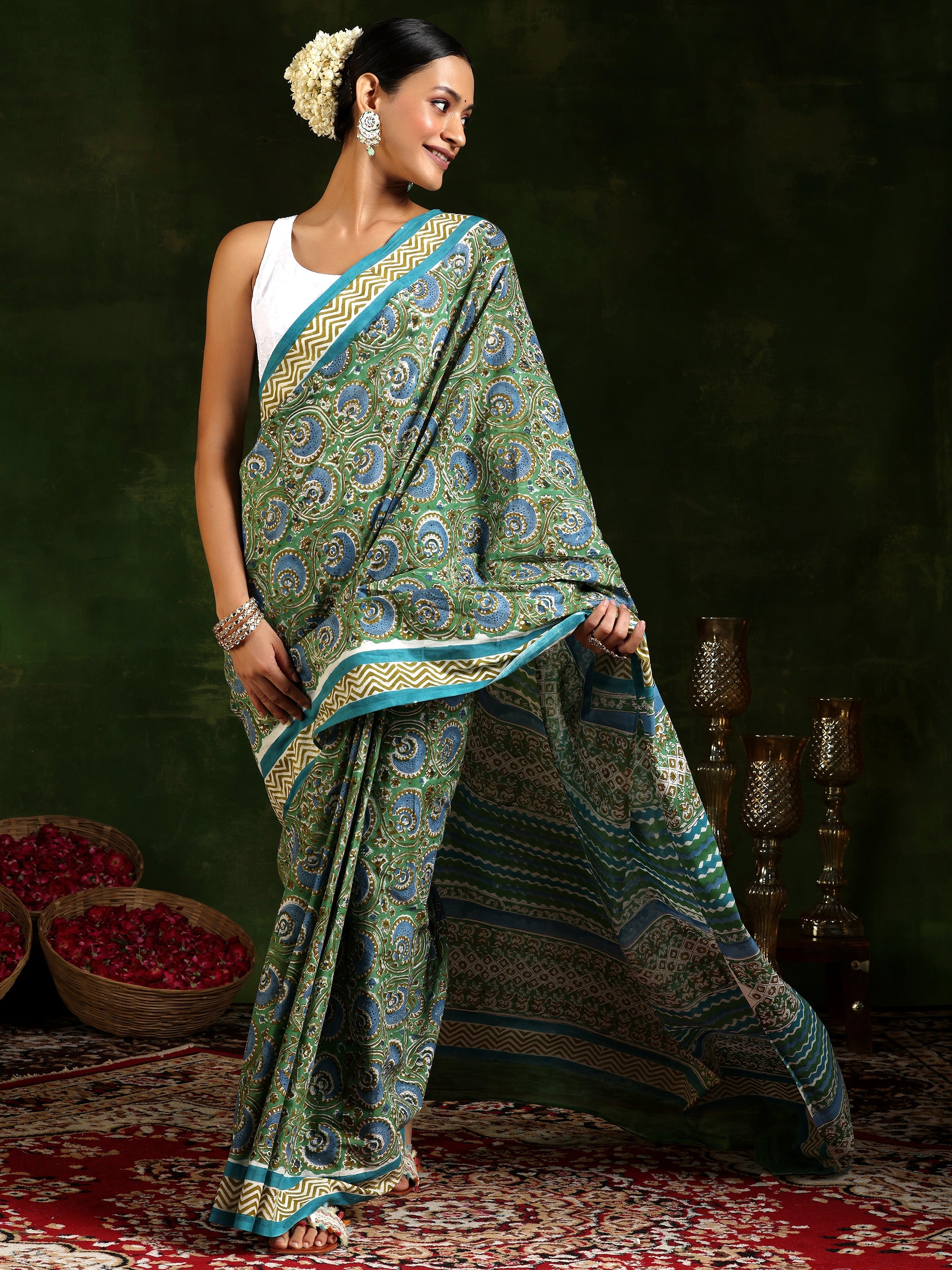 Green Printed Cotton Saree With Unstitched Blouse Piece