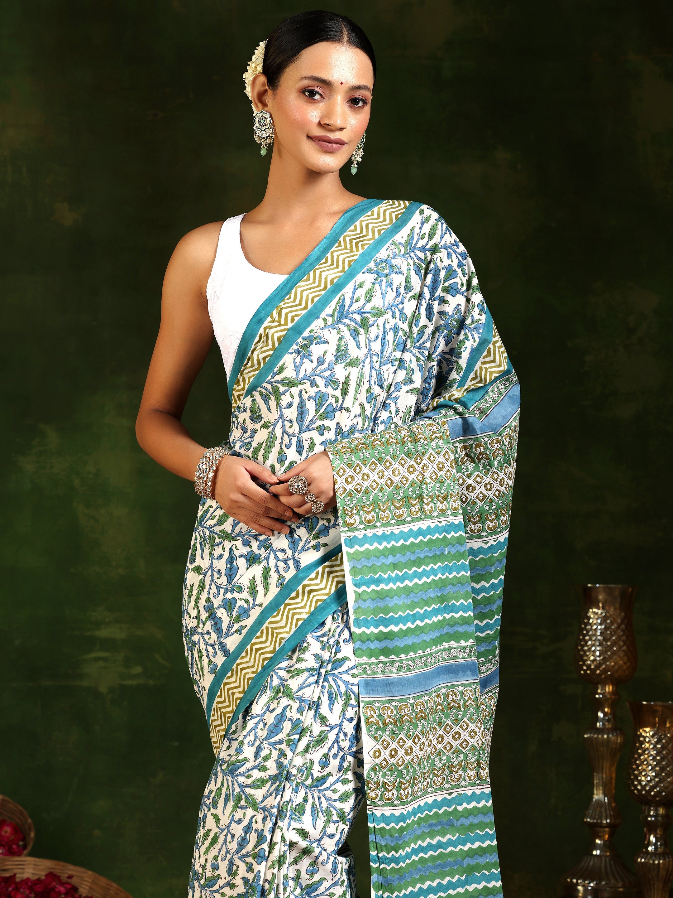 Off White Printed Cotton Saree With Unstitched Blouse Piece