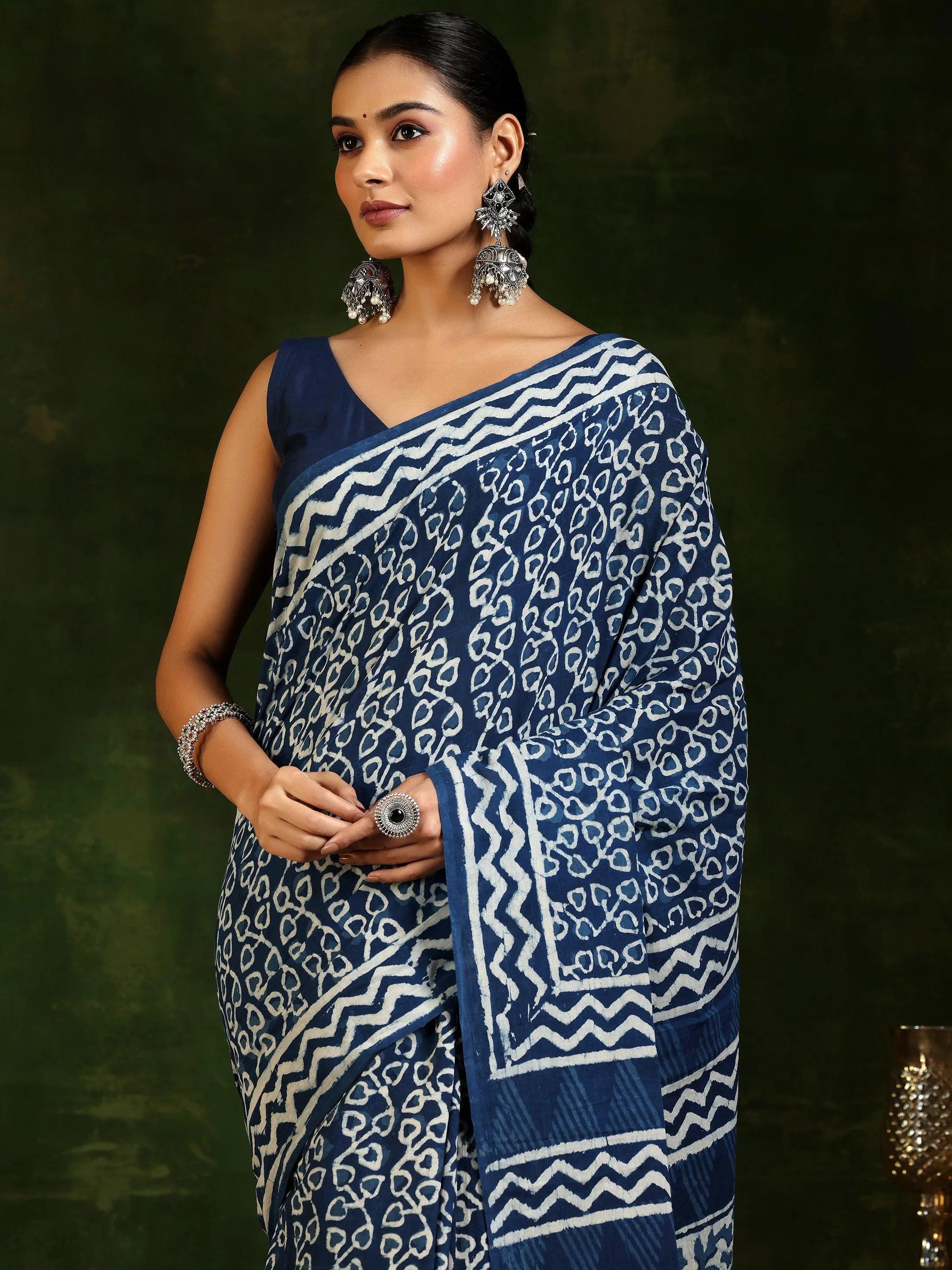 Indigo Printed Cotton Saree With Unstitched Blouse Piece