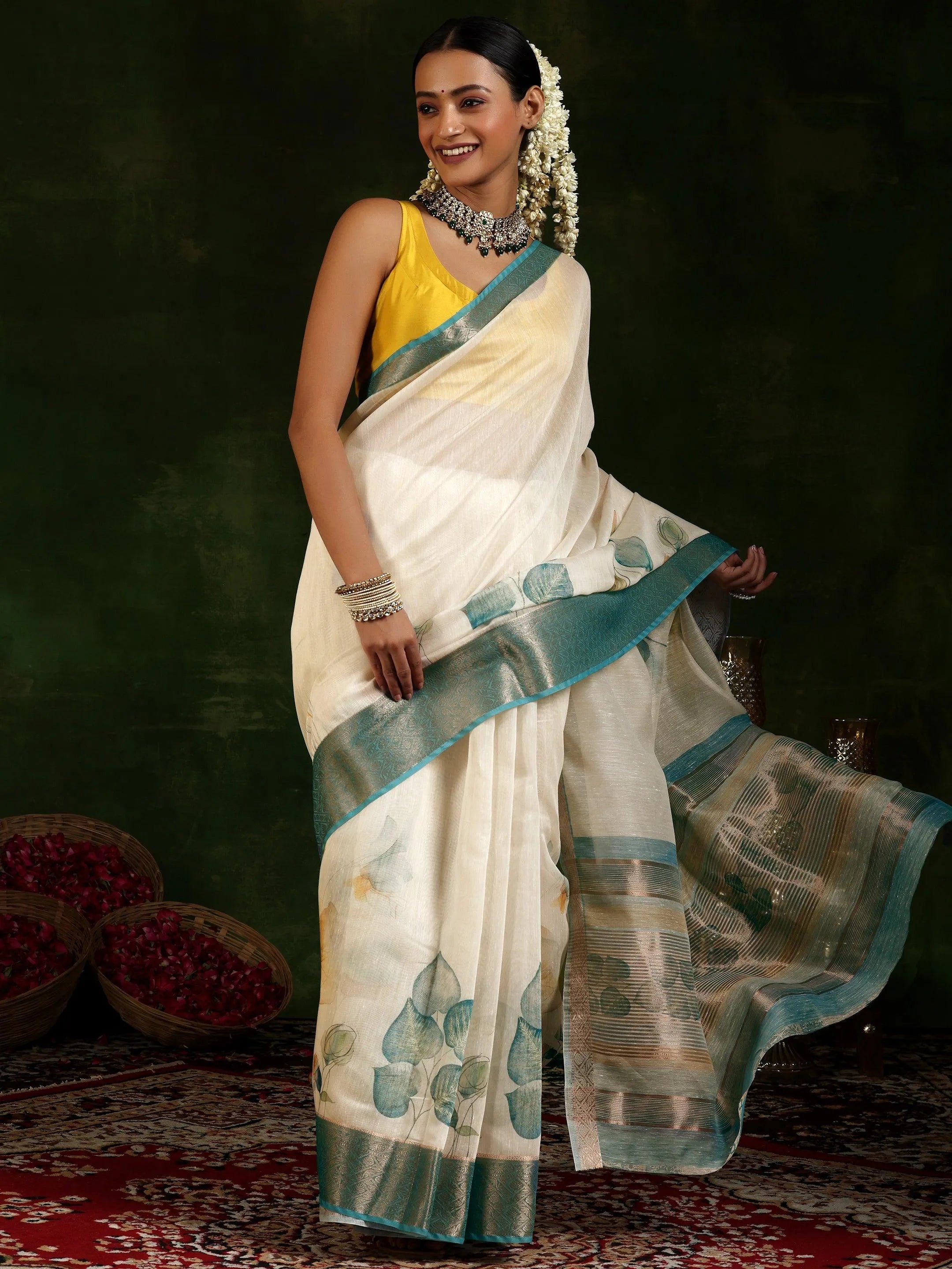 Beige Printed Silk Blend Saree With Unstitched Blouse Piece