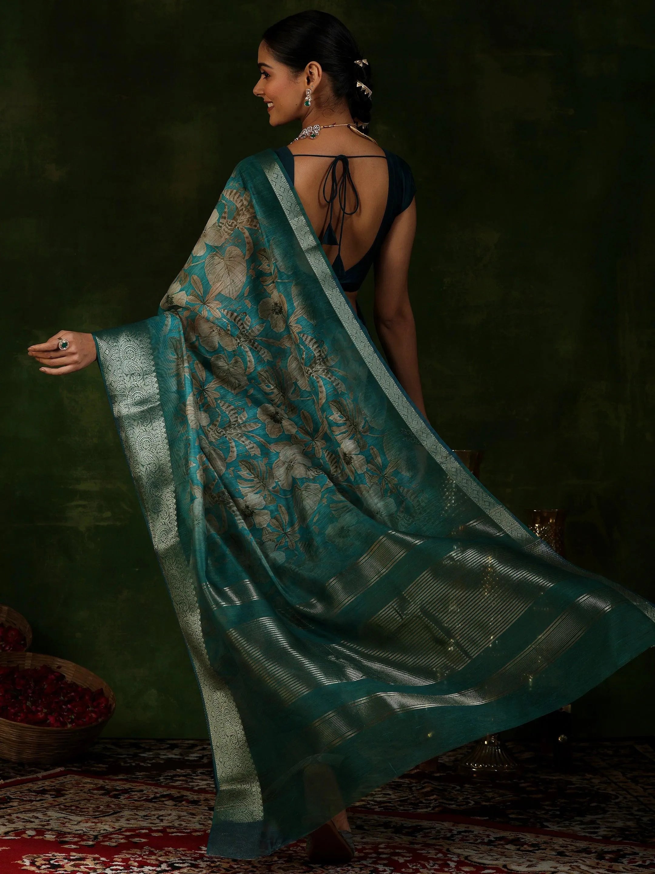 Blue Printed Silk Blend Saree With Unstitched Blouse Piece