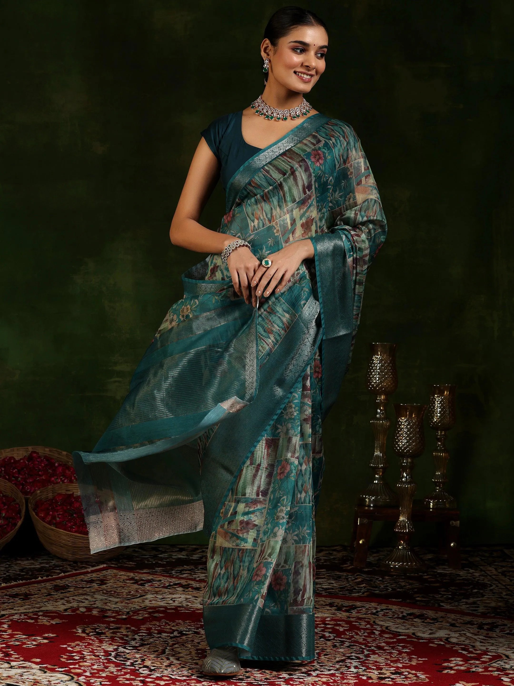 Green Printed Silk Blend Saree With Unstitched Blouse Piece