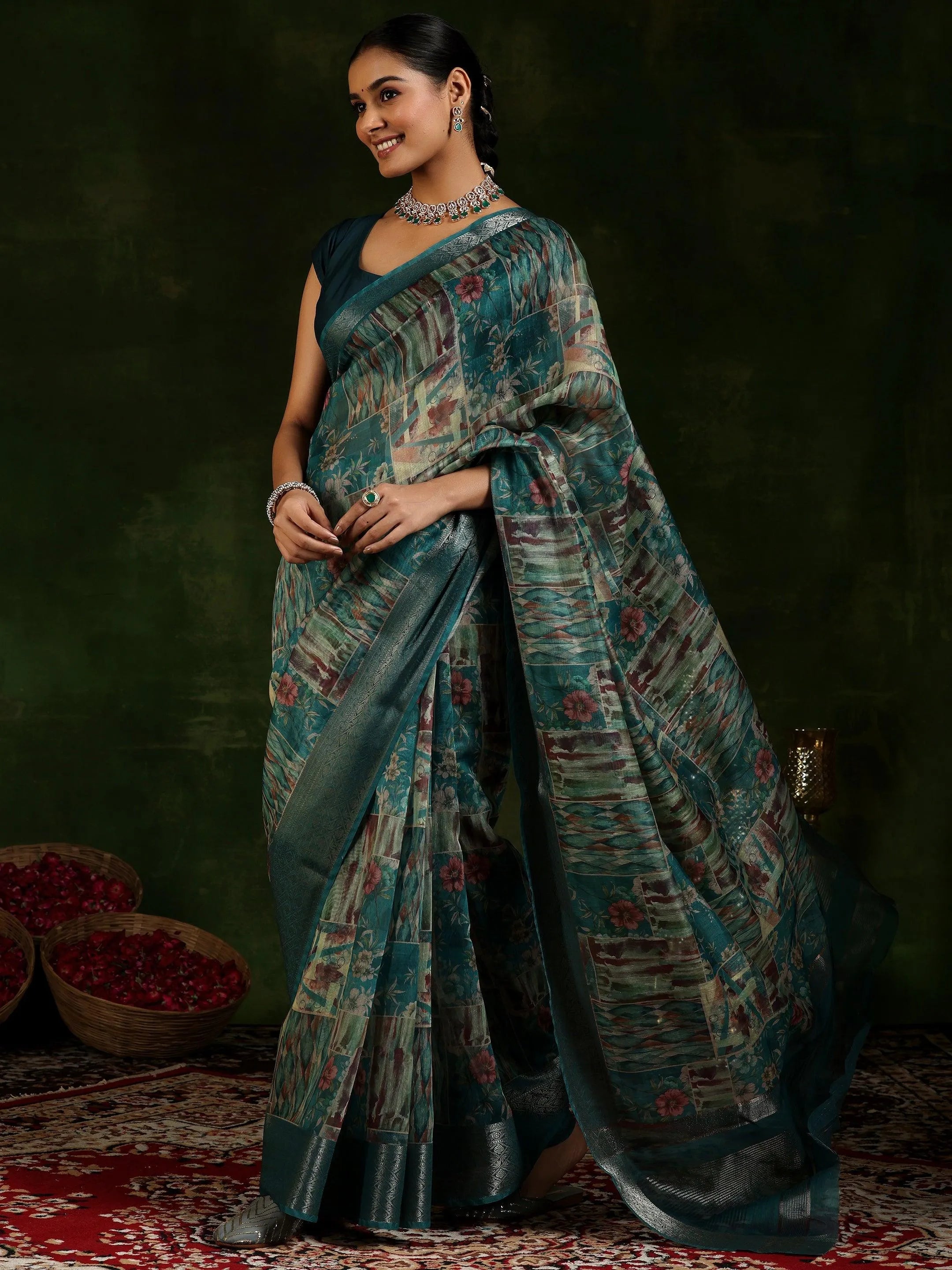 Green Printed Silk Blend Saree With Unstitched Blouse Piece