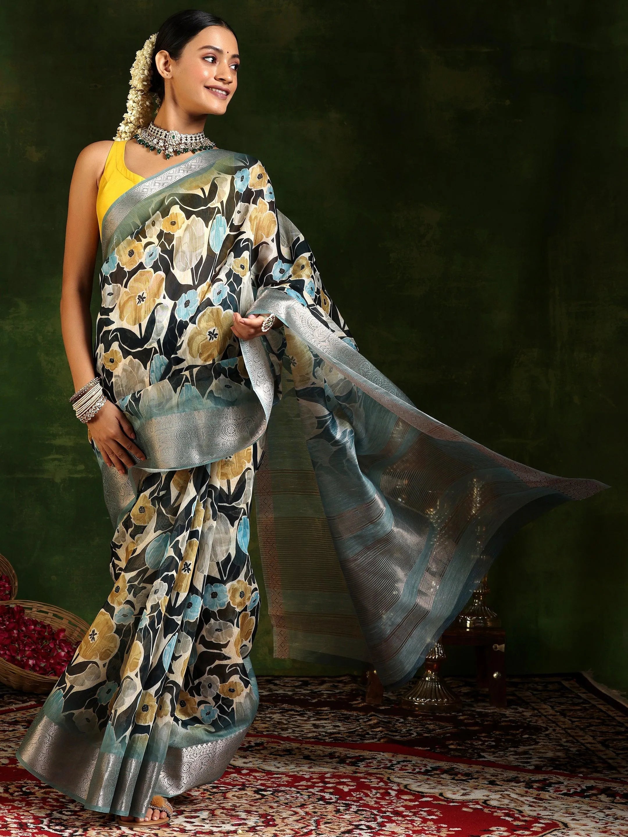 Black Printed Silk Blend Saree With Unstitched Blouse Piece