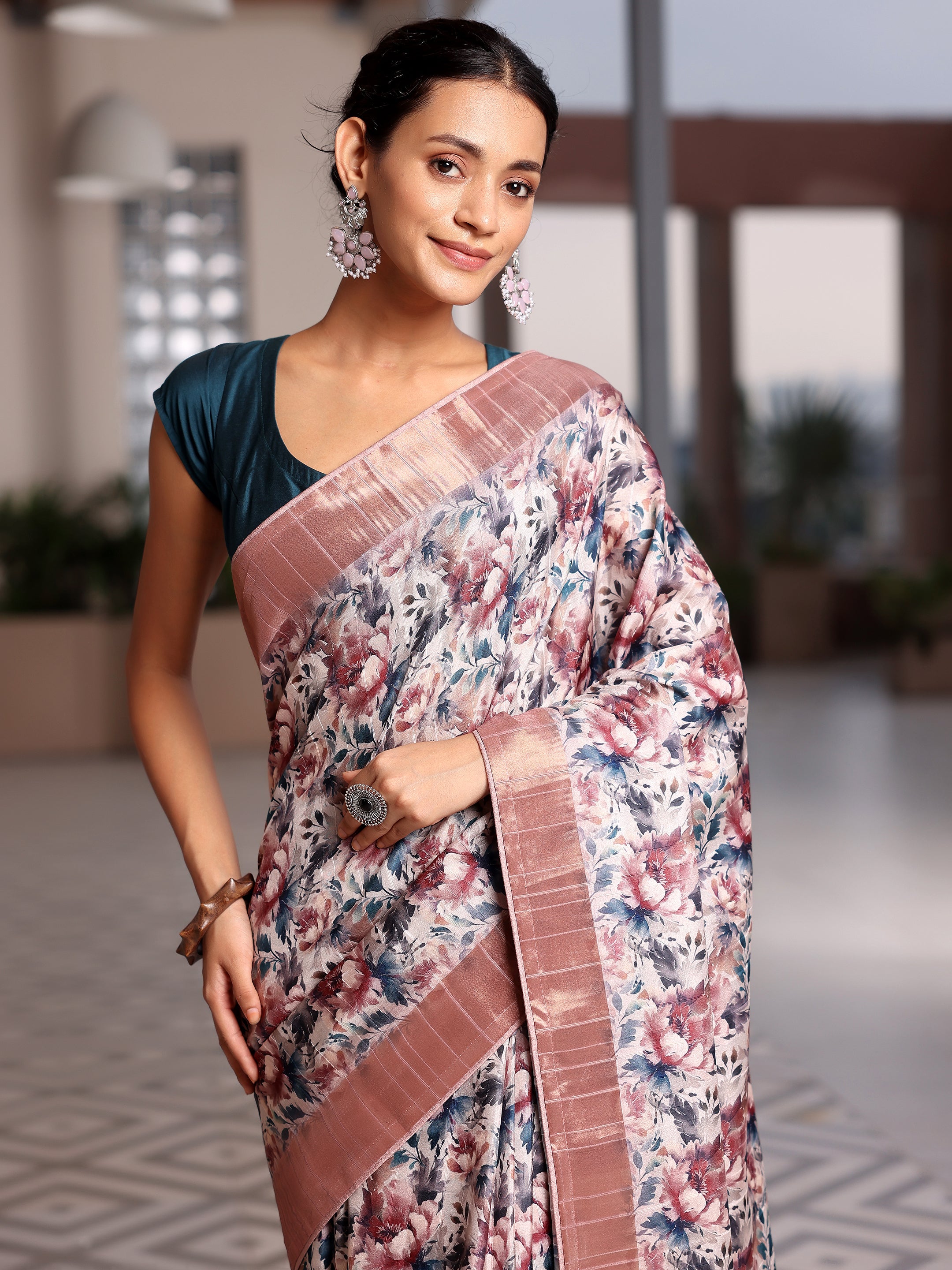 Beige Printed Silk Blend Saree With Unstitched Blouse Piece