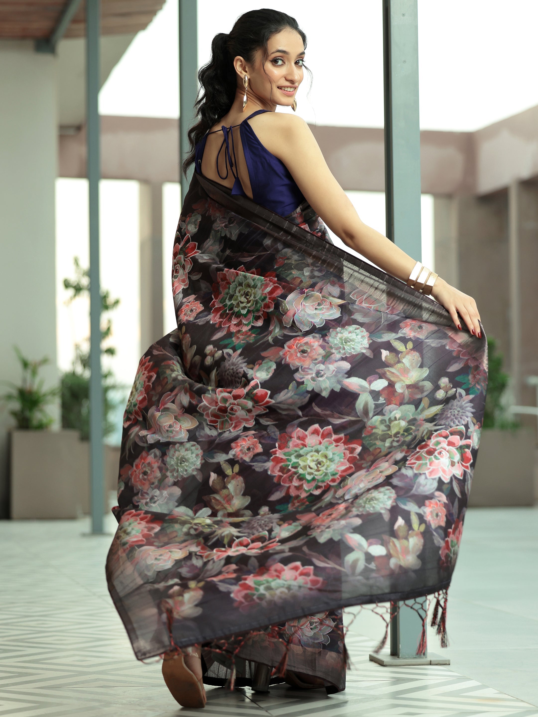 Wine Printed Silk Blend Saree With Unstitched Blouse Piece