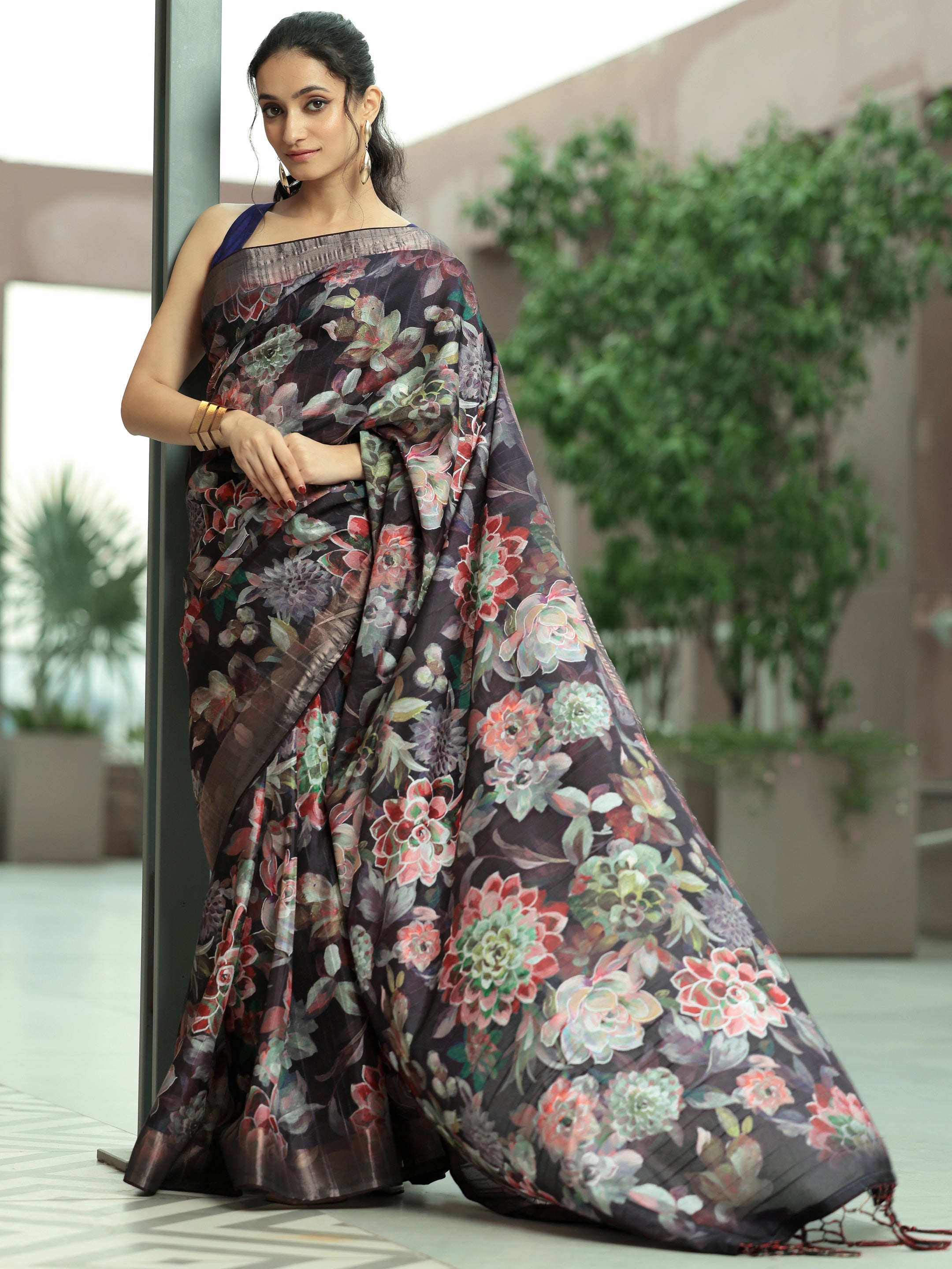 Wine Printed Silk Blend Saree With Unstitched Blouse Piece