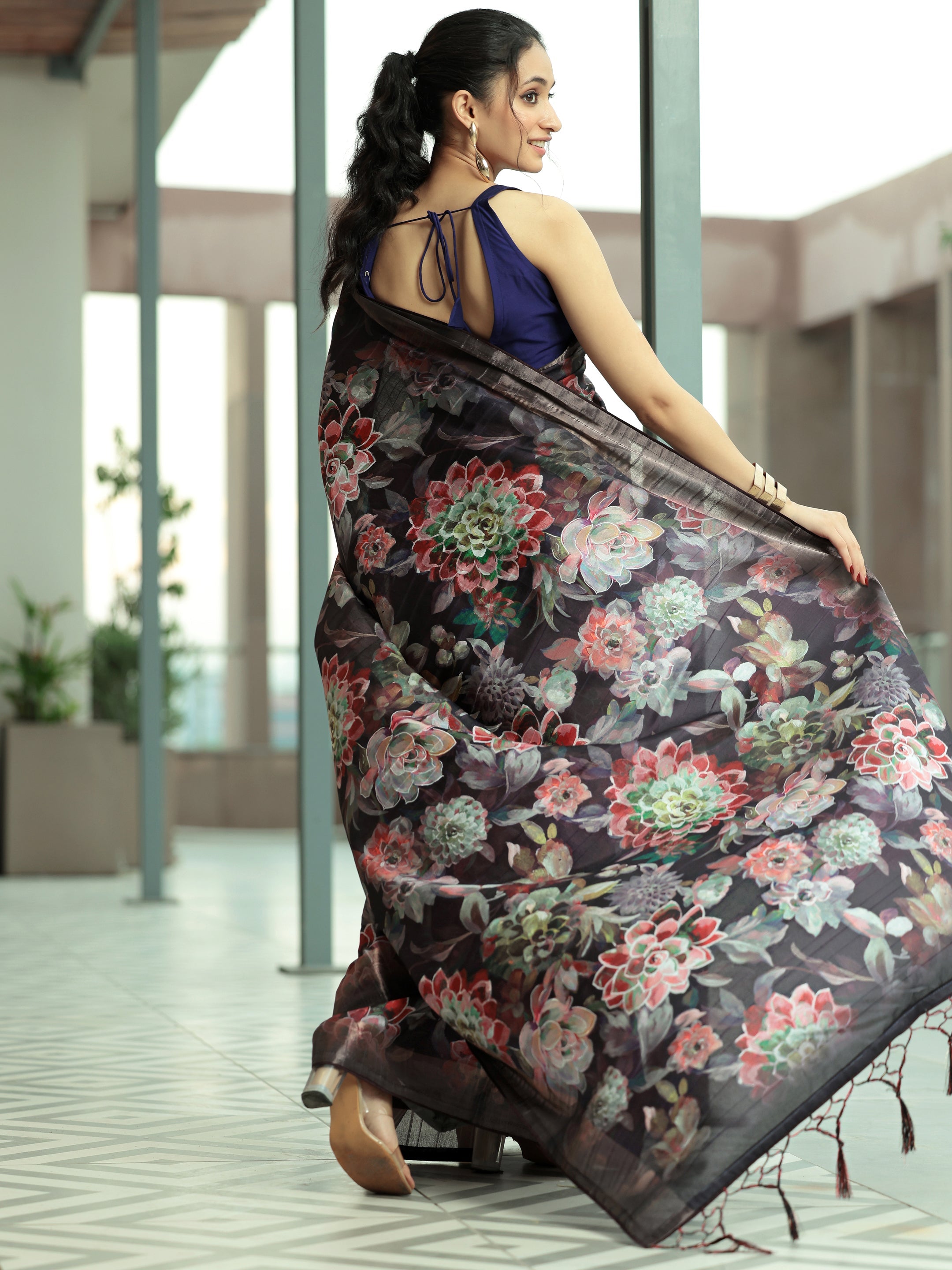 Wine Printed Silk Blend Saree With Unstitched Blouse Piece