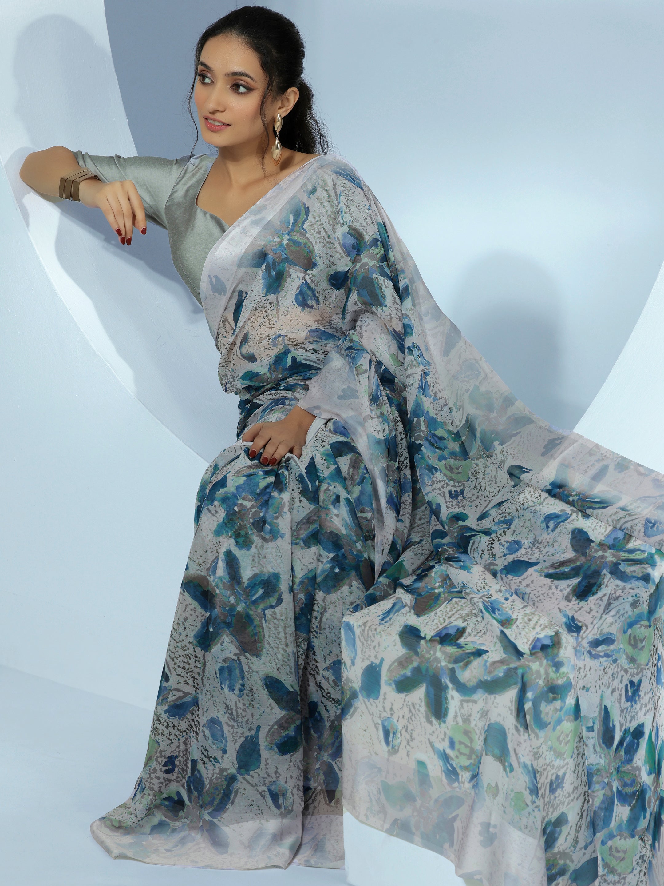 Off White Printed Poly Chiffon Saree With Unstitched Blouse Piece