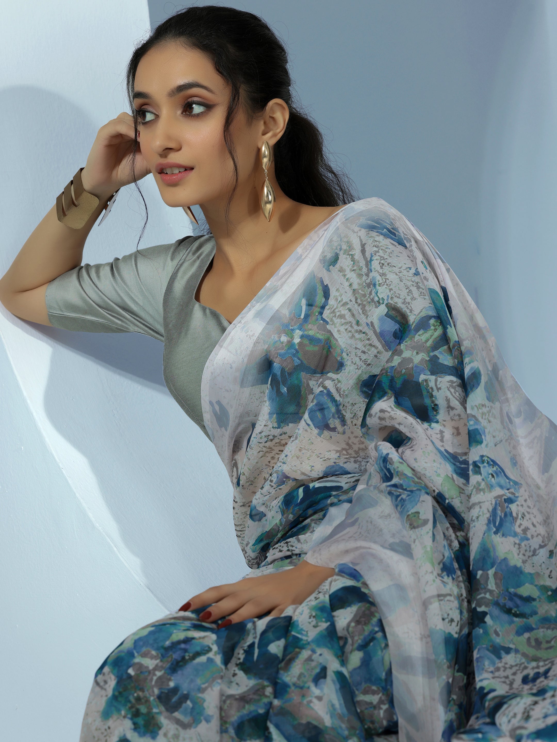 Off White Printed Poly Chiffon Saree With Unstitched Blouse Piece