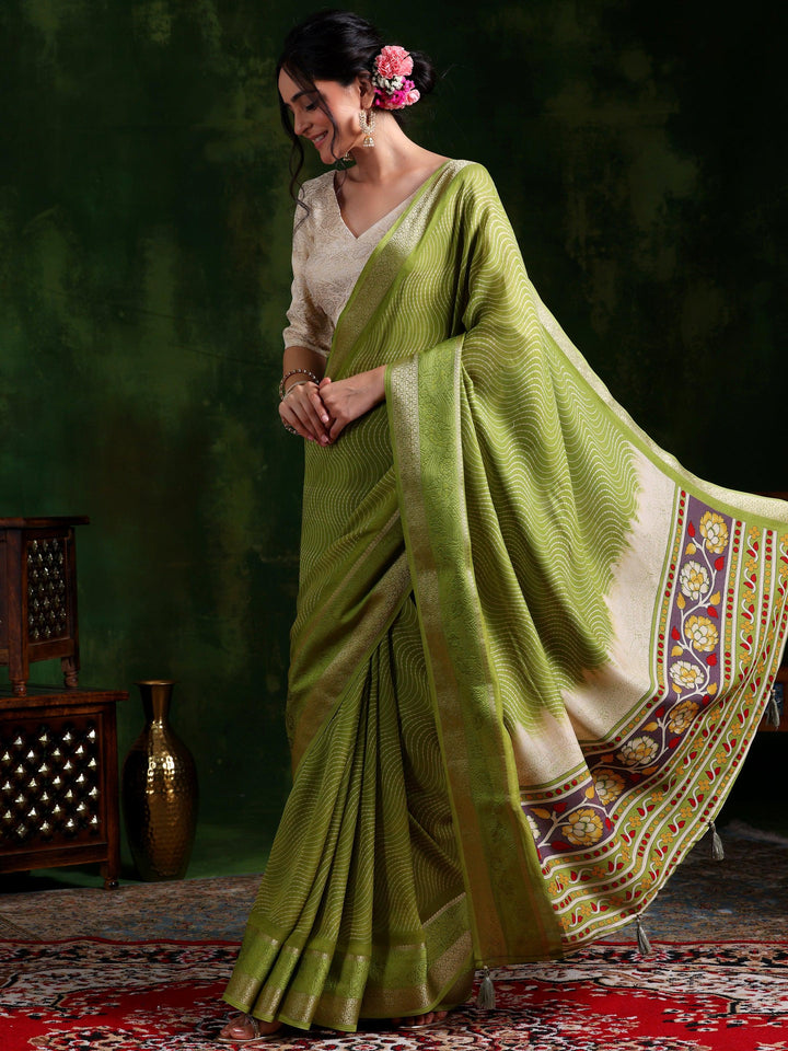 Green Printed Silk Blend Saree With Unstitched Blouse Piece - Libas