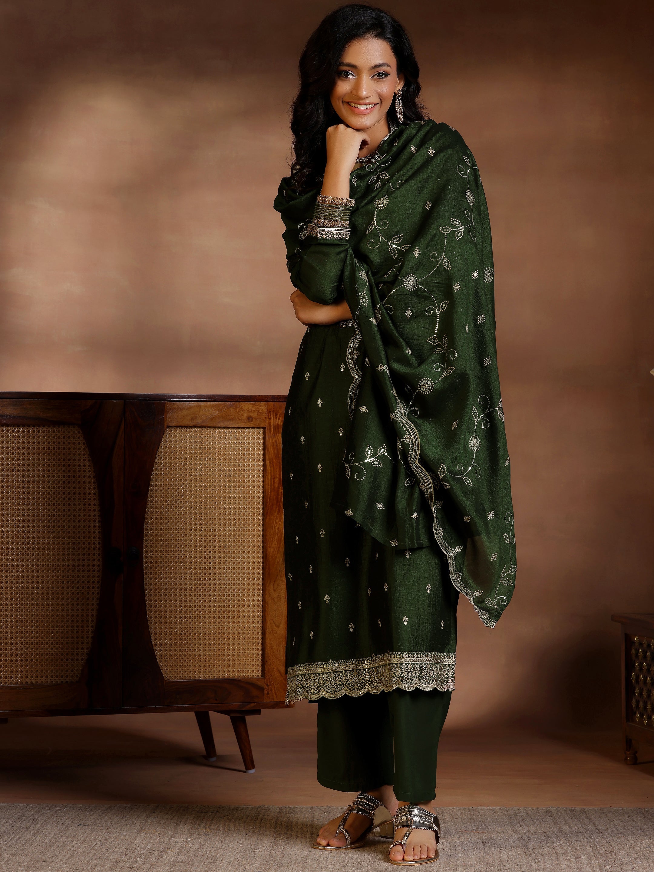 Green Embroidered Silk Blend Straight Suits With Dupatta