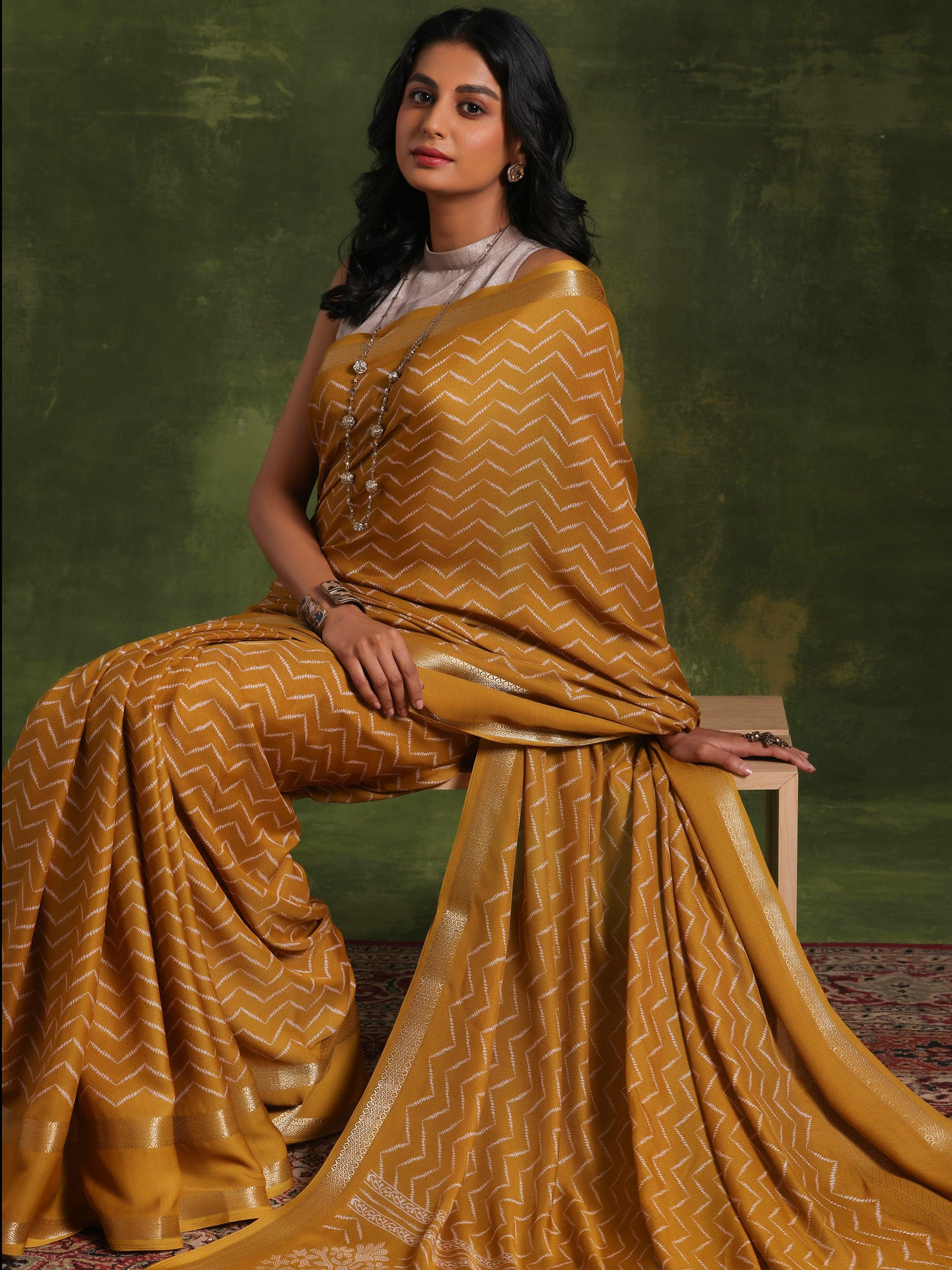 Mustard Printed Silk Blend Saree With Unstitched Blouse Piece