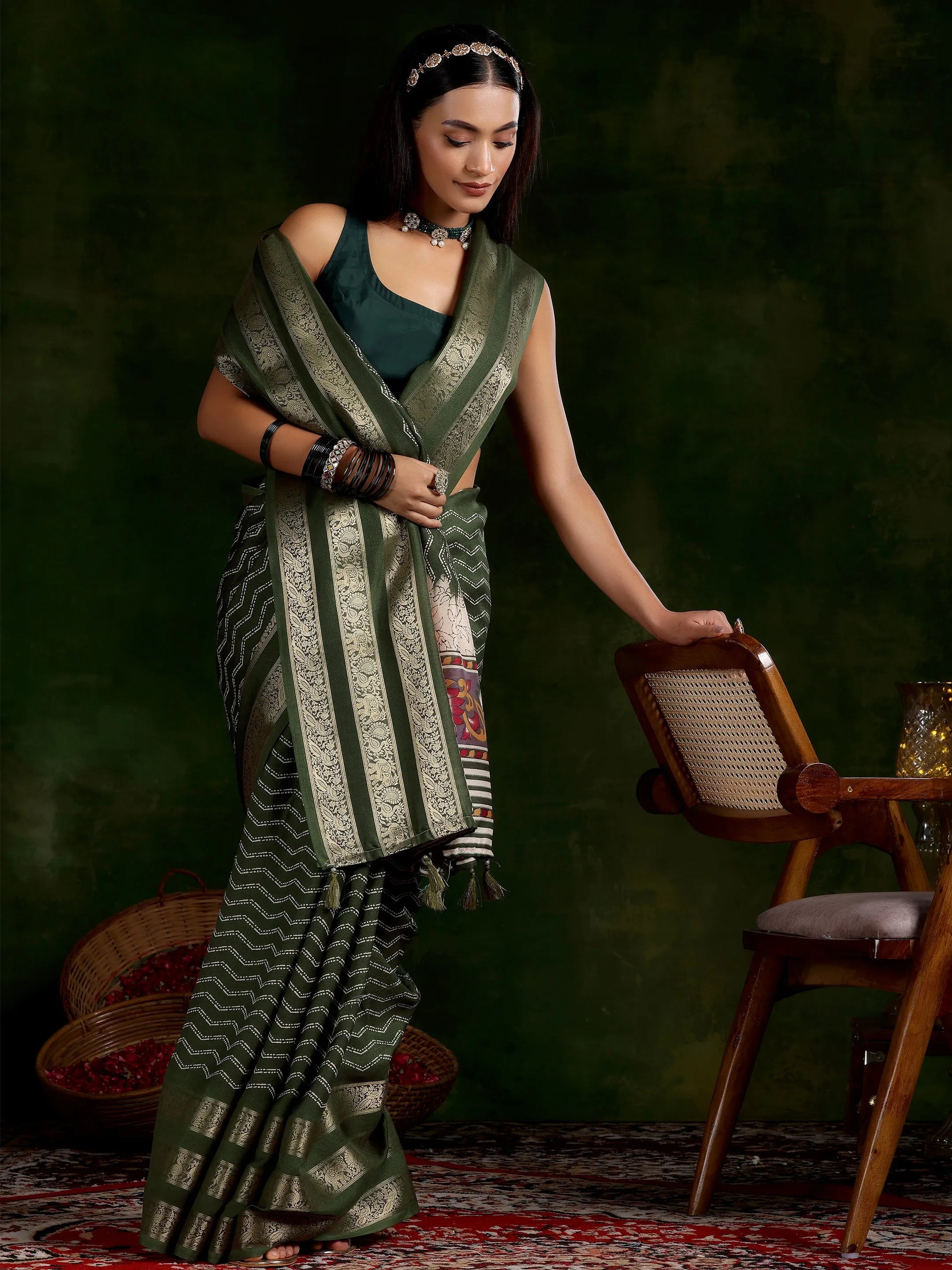 Olive Printed Silk Blend Saree With Unstitched Blouse Piece