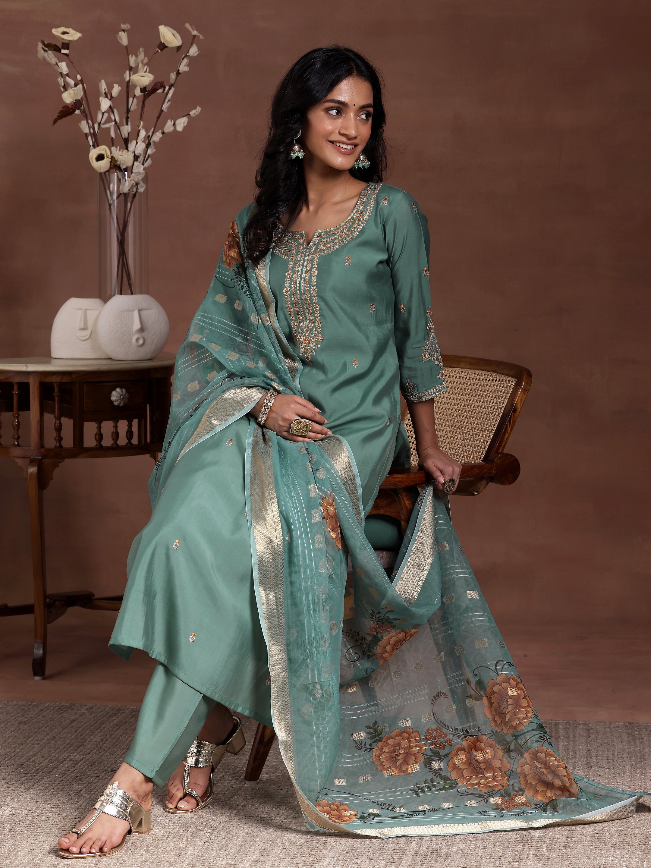 Green Embroidered Silk Blend Straight Suit With Dupatta