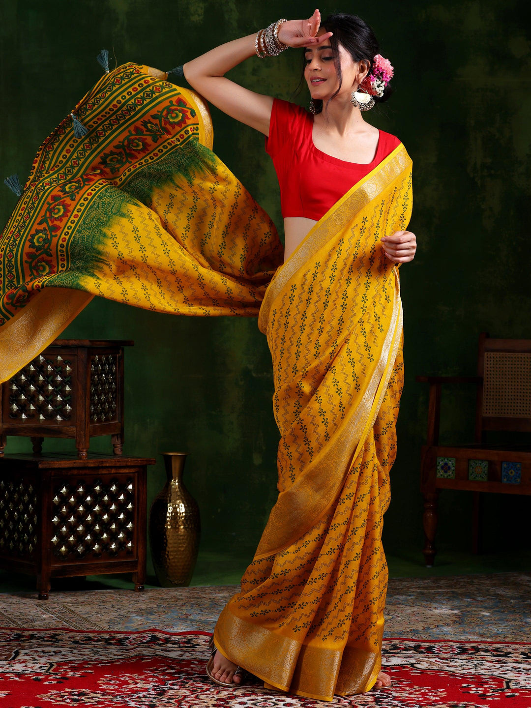 Mustard Printed Silk Blend Saree With Unstitched Blouse Piece - Libas