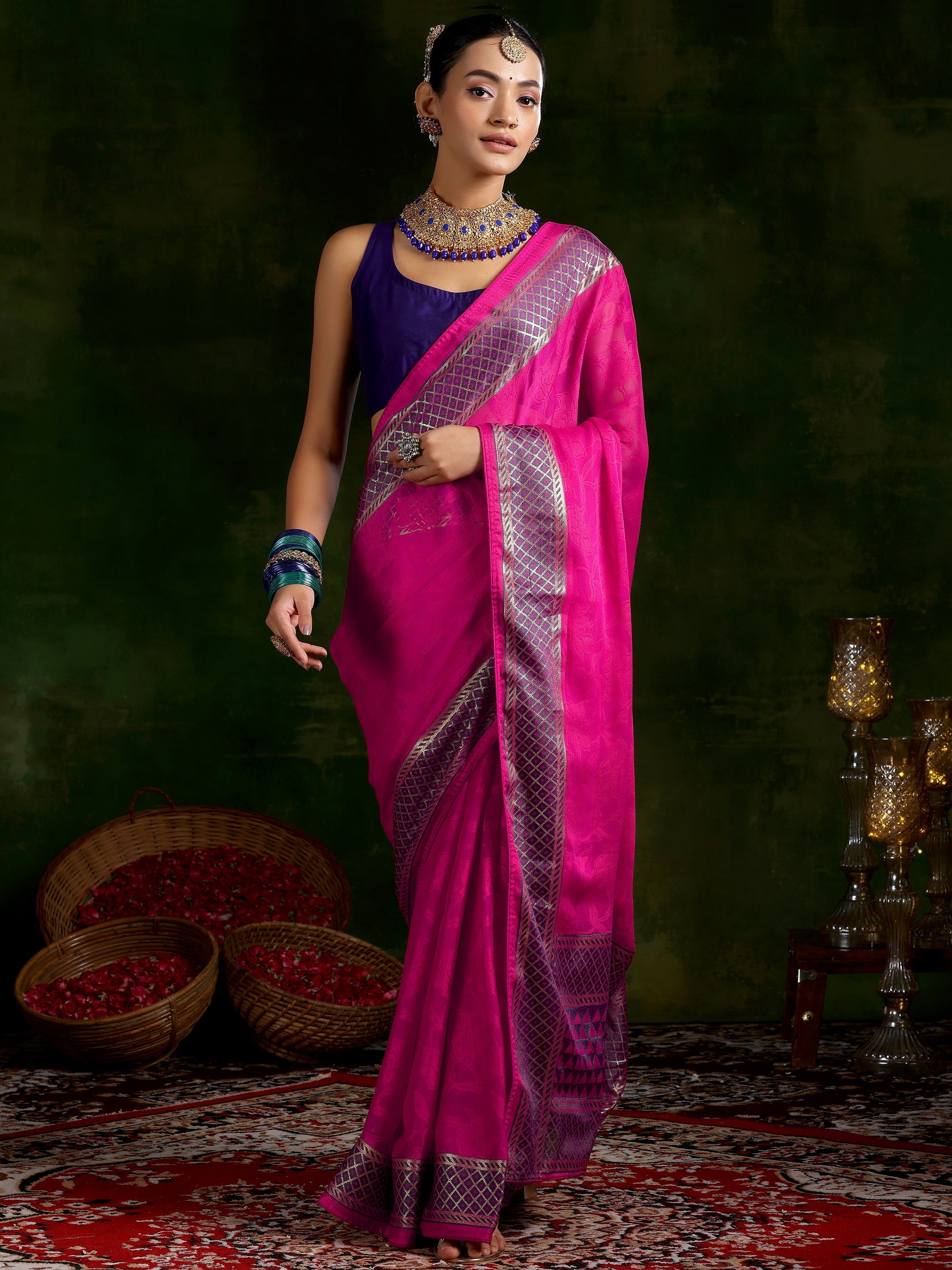 Pink Printed Silk Blend Saree With Unstitched Blouse Piece