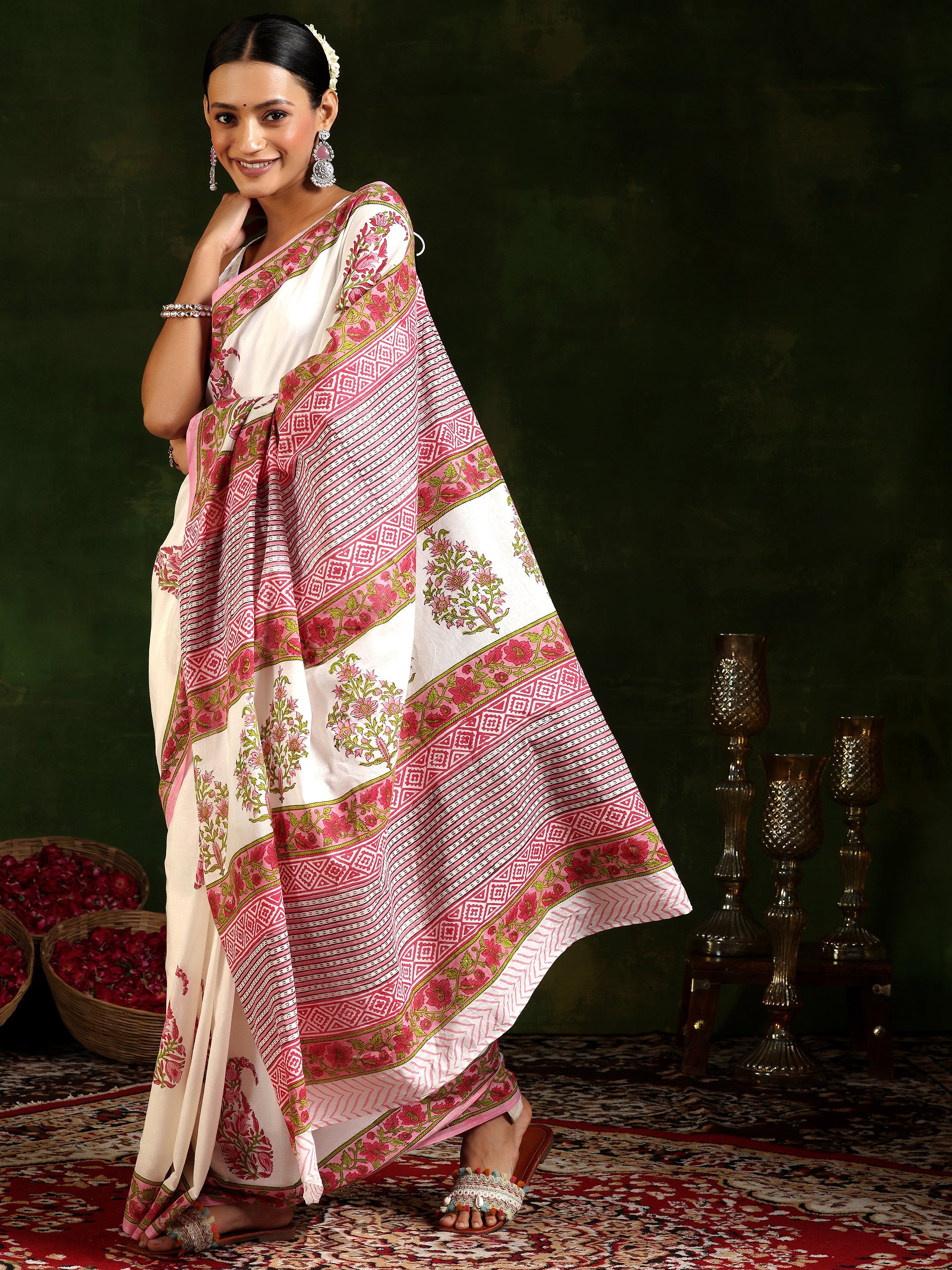 Off White Printed Cotton Saree With Unstitched Blouse Piece