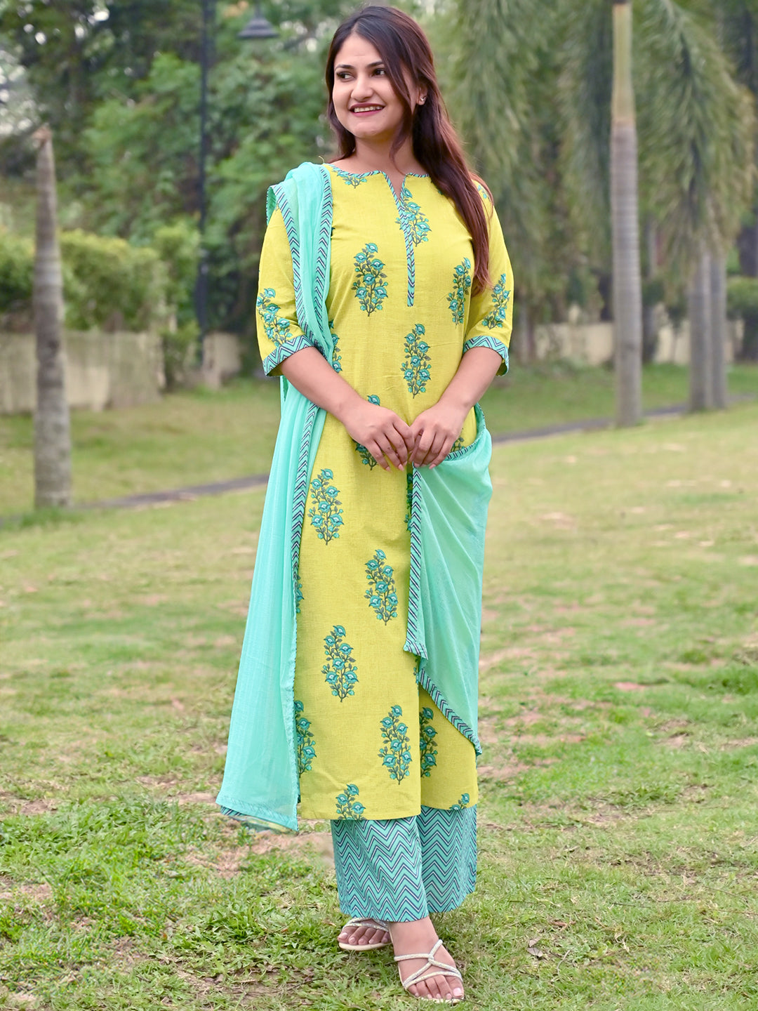 Bandhani gota patti suit online hotsell